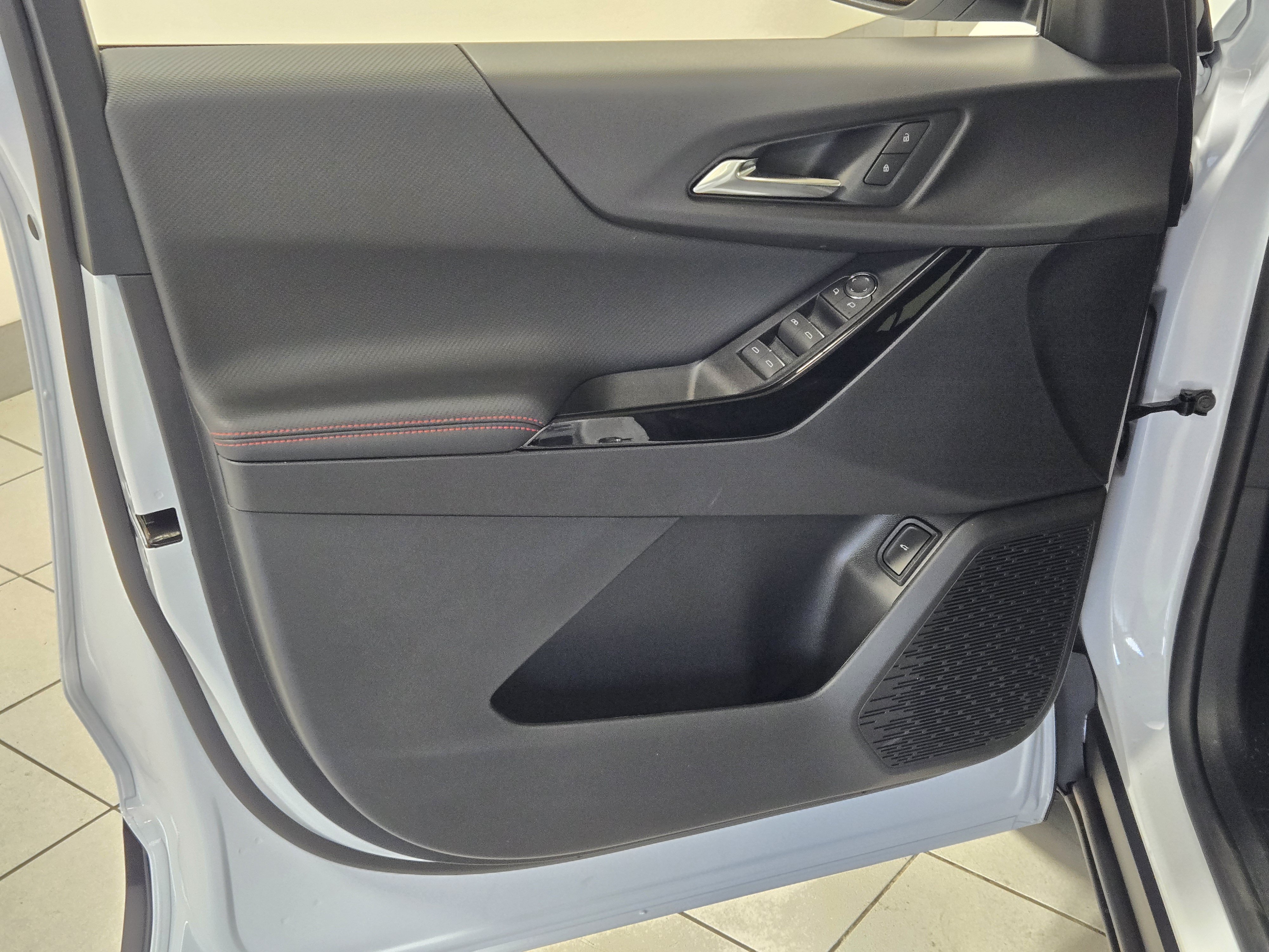 2027 Chevrolet Equinox RS - Photo 20