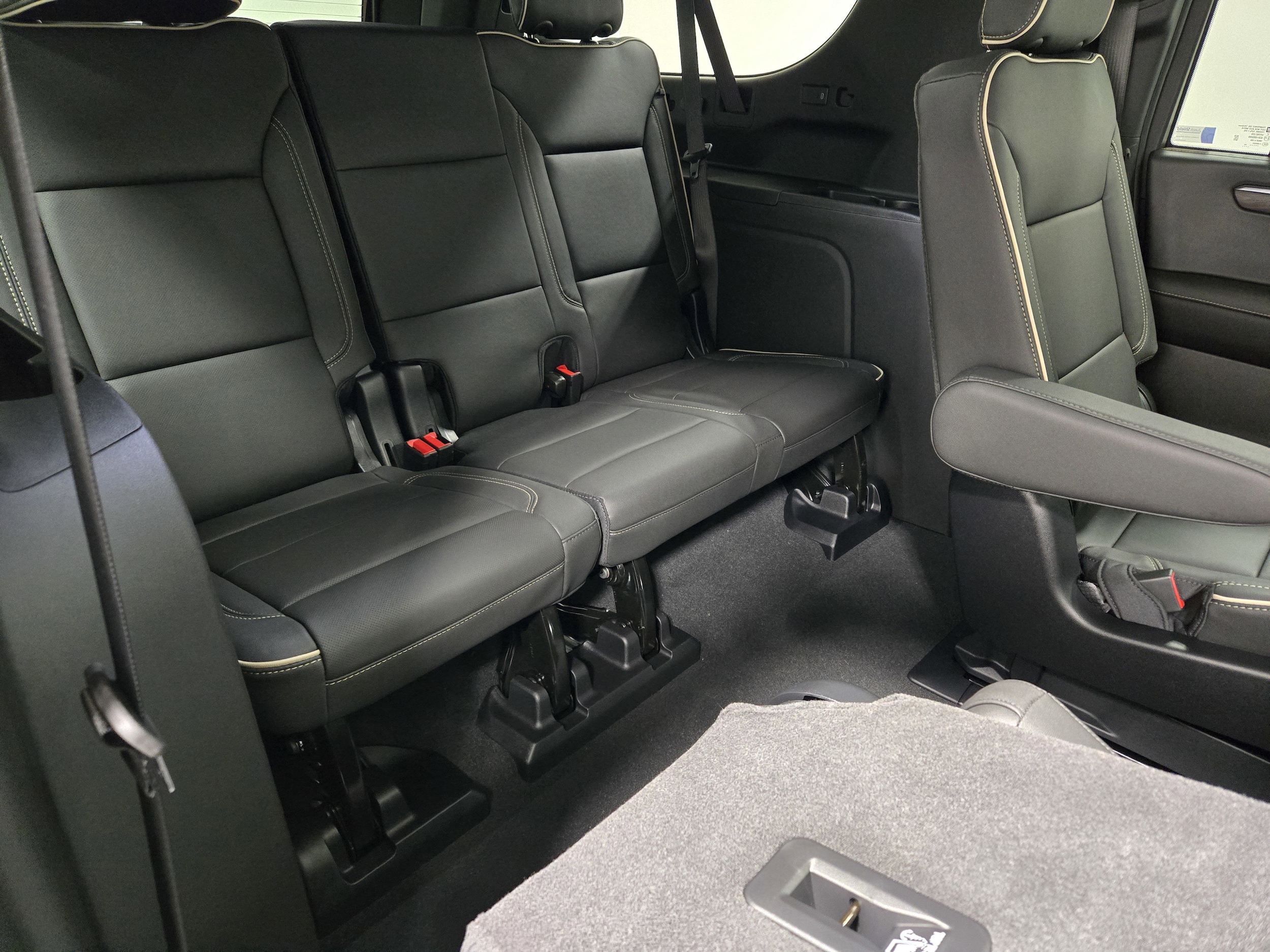 2026 Chevrolet Suburban Premier - Photo 12