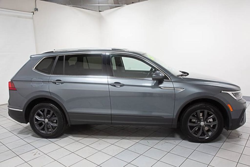 Used 2024 Volkswagen Tiguan SE SUV