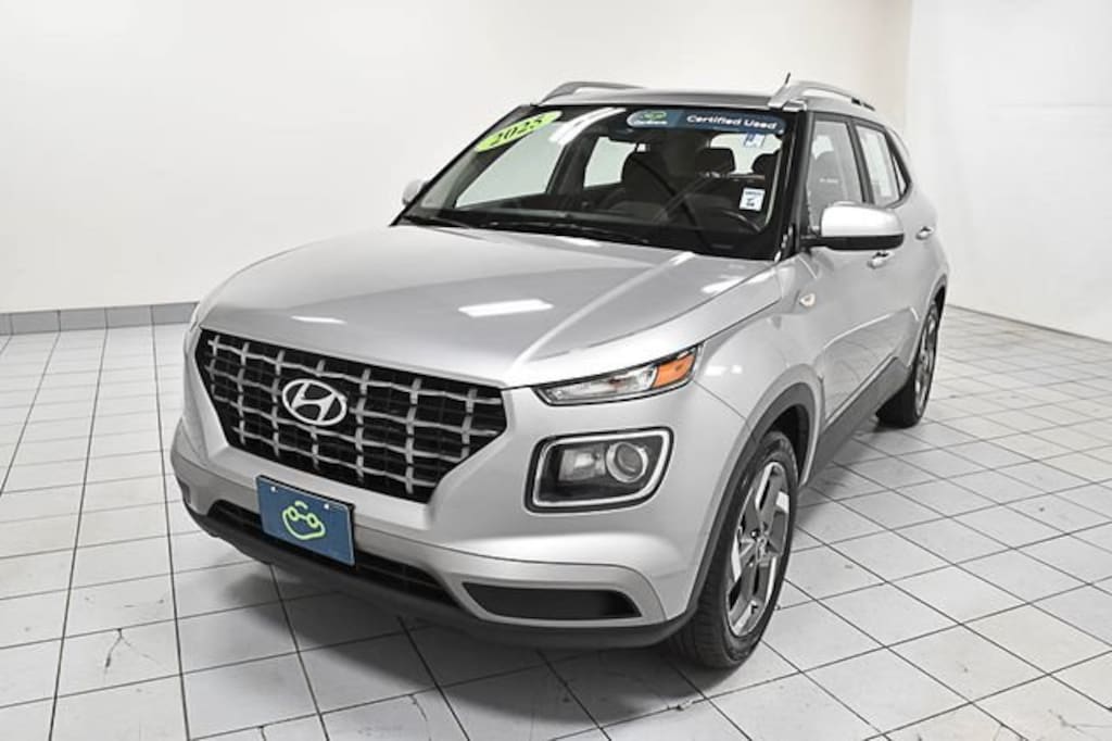 Used 2025 Hyundai Venue SEL SUV