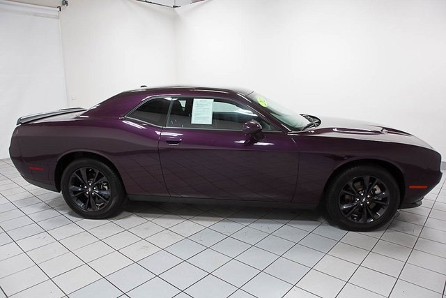 Used 2022 Dodge Challenger SXT with VIN 2C3CDZGG3NH219325 for sale in Glendale Heights, IL