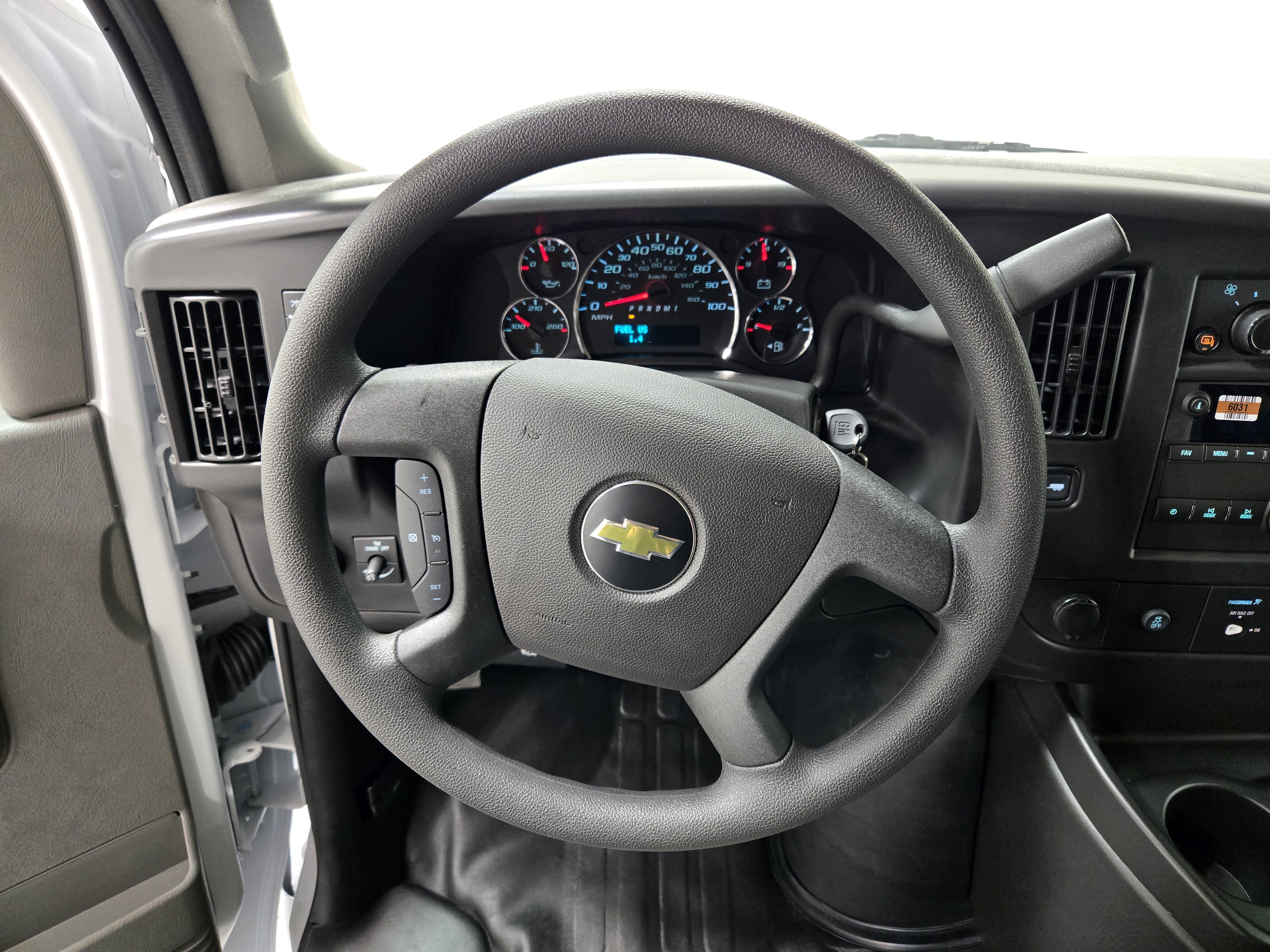2025 Chevrolet Express Cargo Work Van - Photo 19