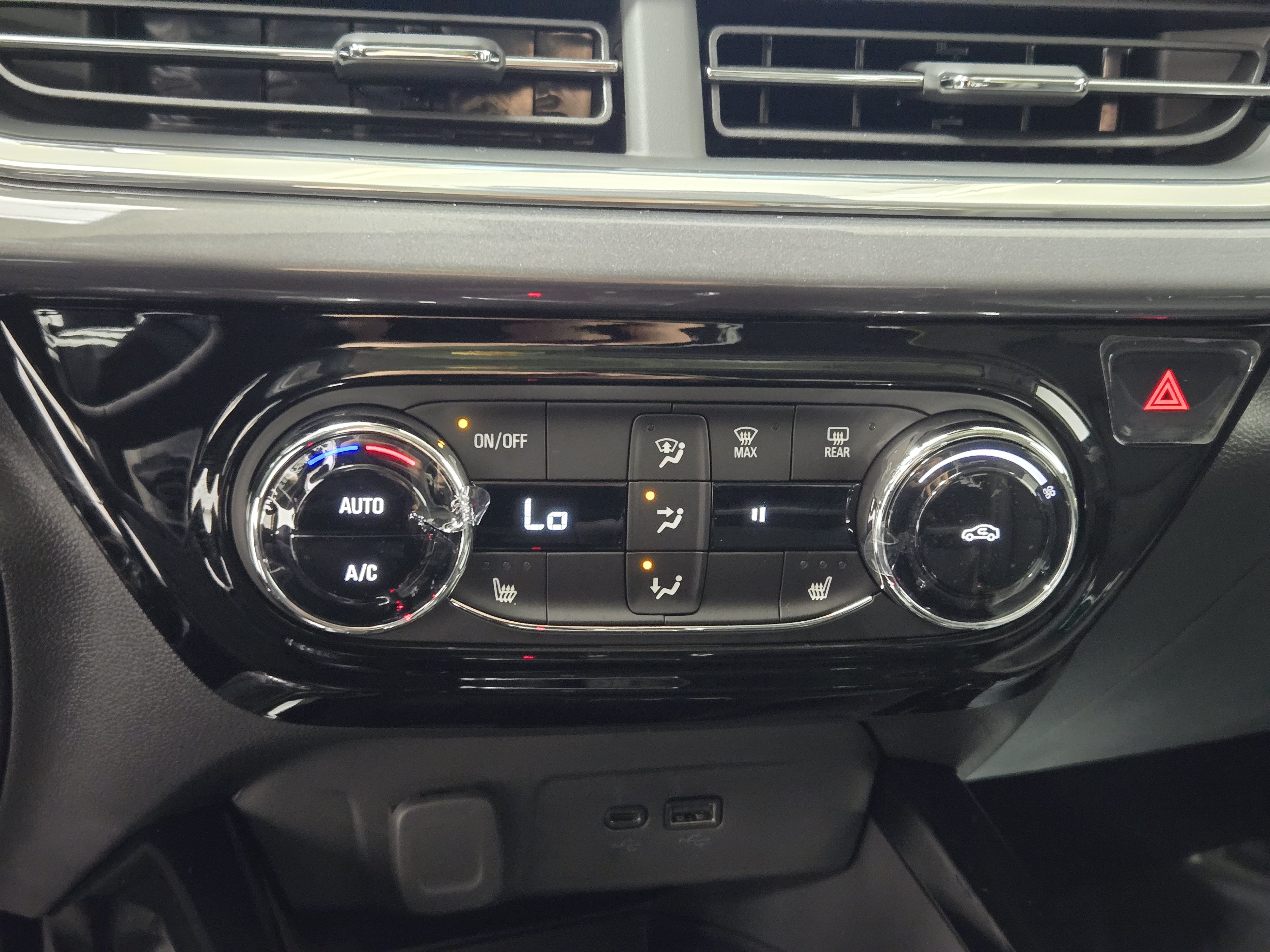2026 Chevrolet Trax Activ - Photo 25