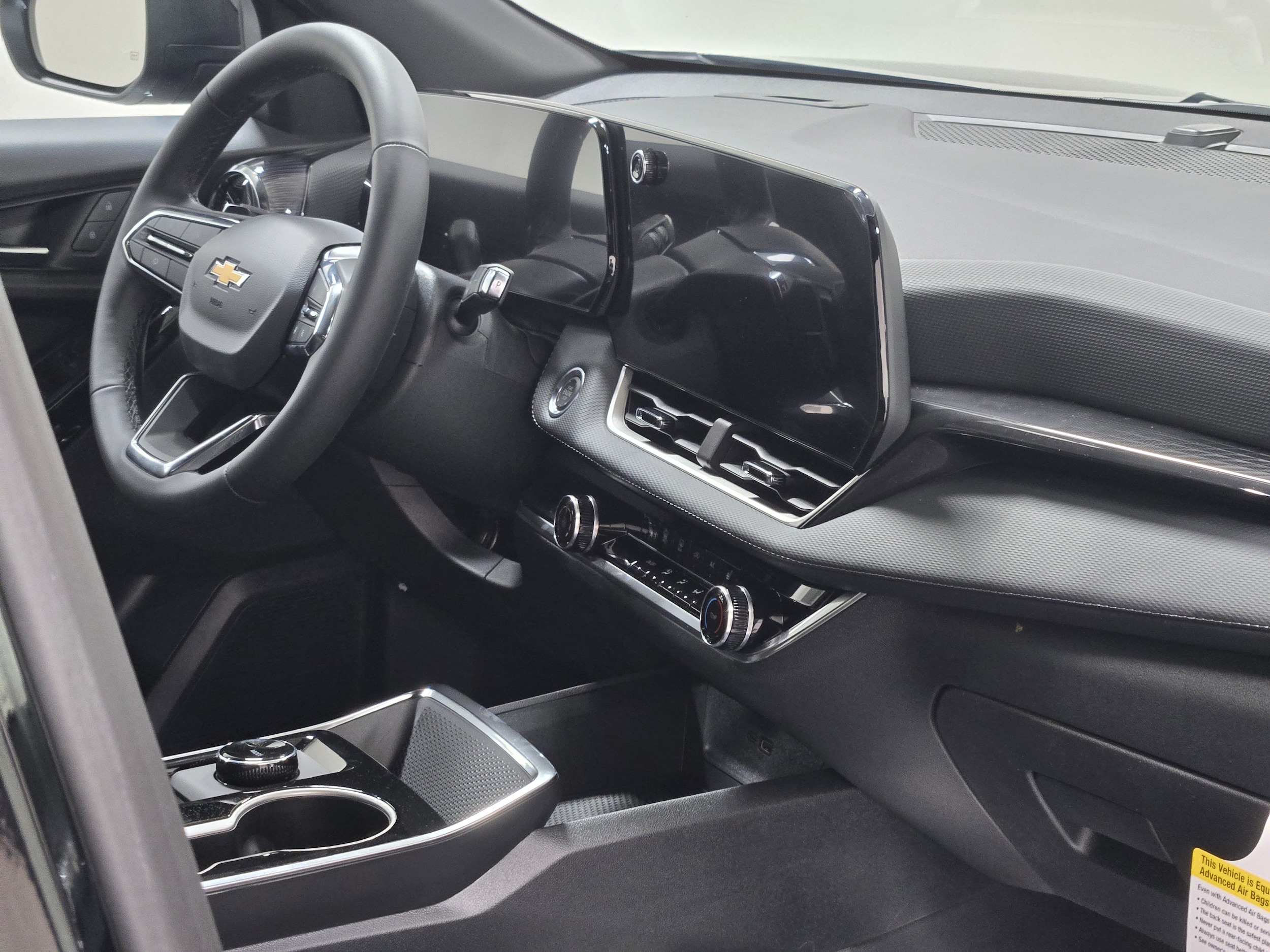 2027 Chevrolet Equinox LT - Photo 6