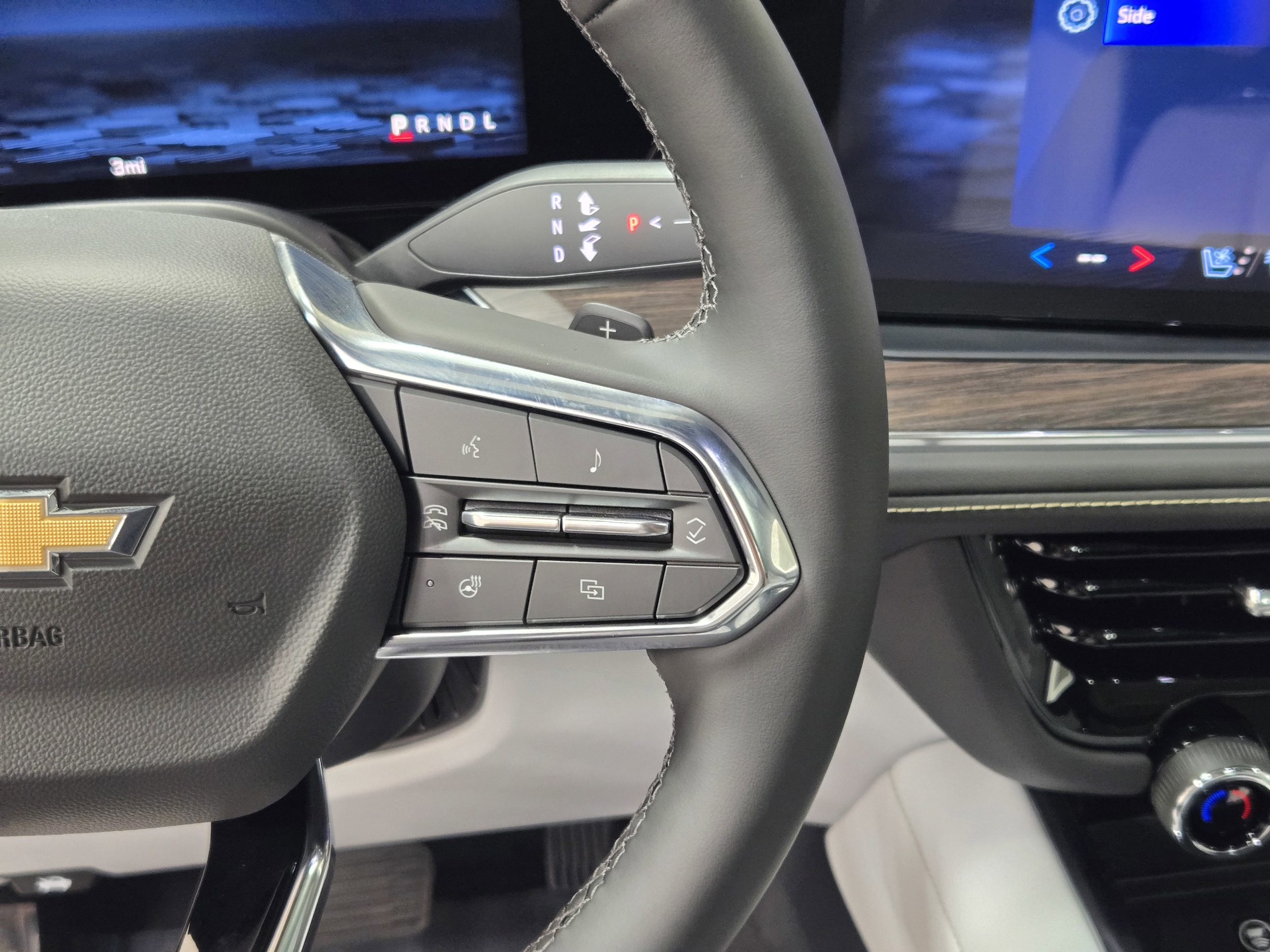 2026 Chevrolet Suburban Premier - Photo 33
