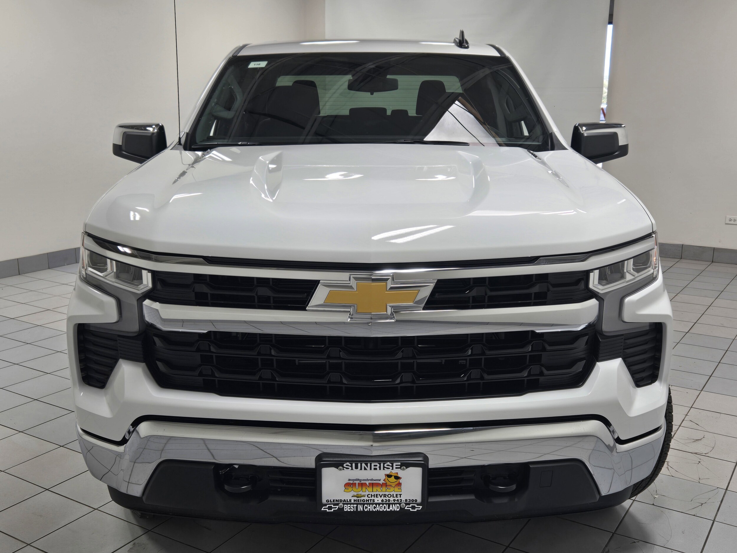 2025 Chevrolet Silverado 1500 LT photo 2