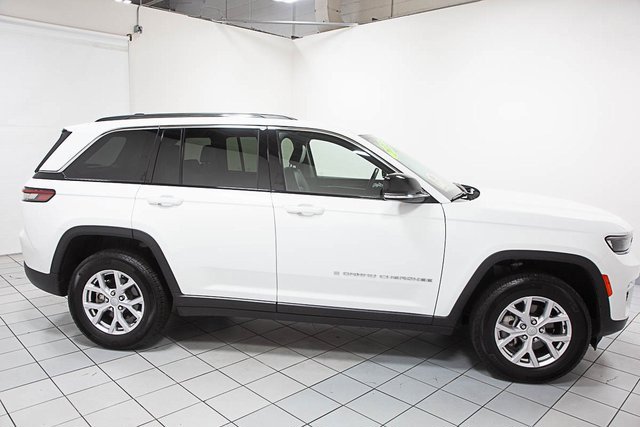 Used 2022 Jeep Grand Cherokee Limited with VIN 1C4RJHBG4N8599295 for sale in Glendale Heights, IL