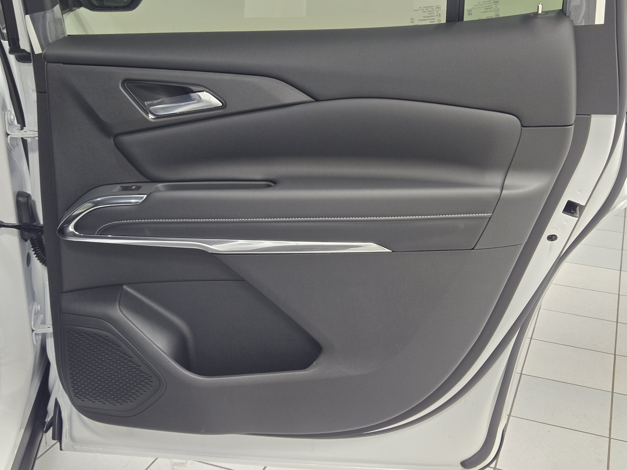 2027 Chevrolet Traverse LT - Photo 8