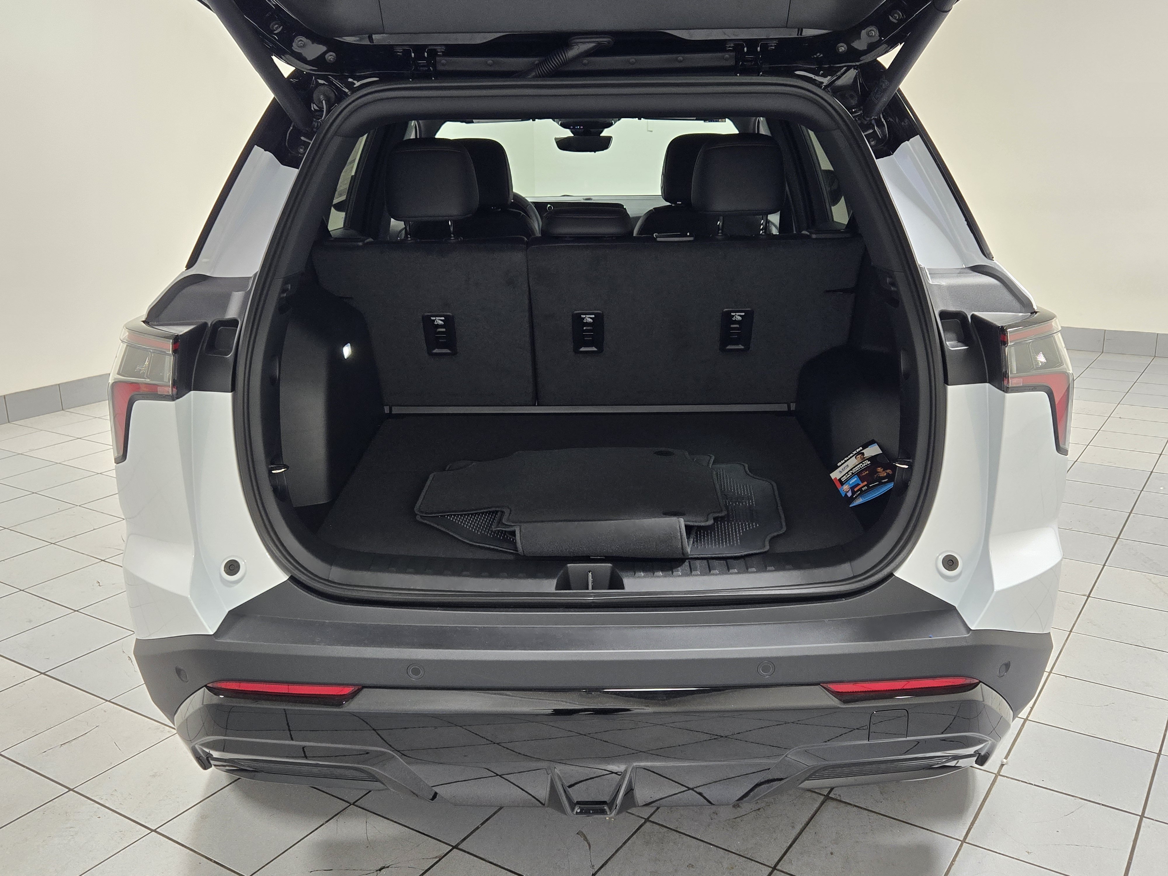 2027 Chevrolet Equinox RS - Photo 13