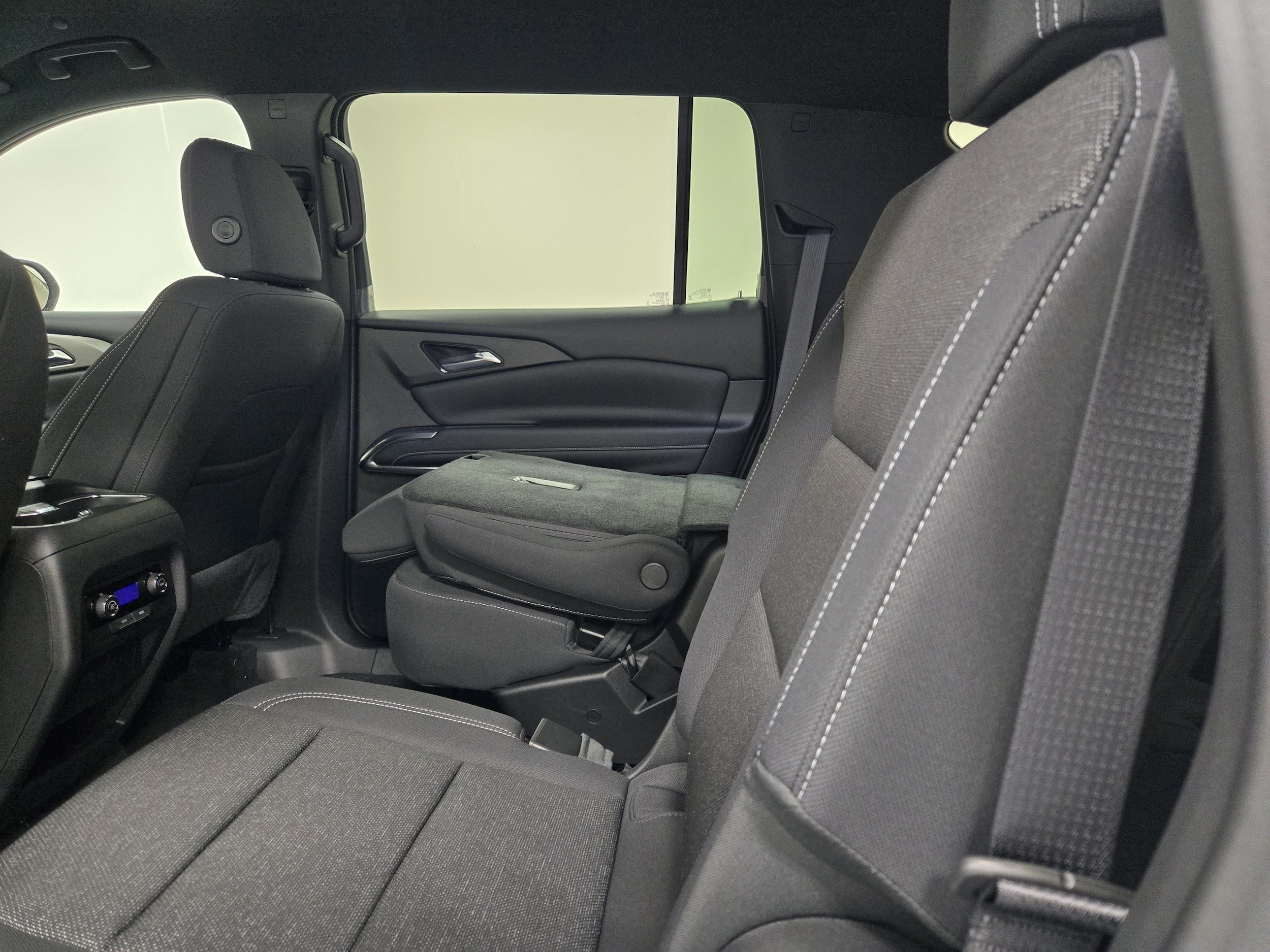 2027 Chevrolet Traverse LT - Photo 18