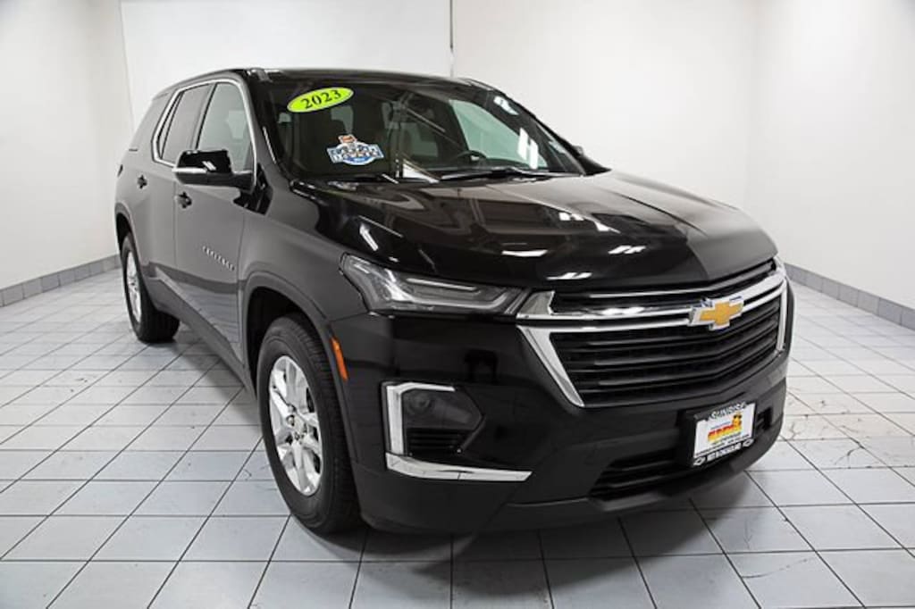 Used 2023 Chevrolet Traverse LS SUV