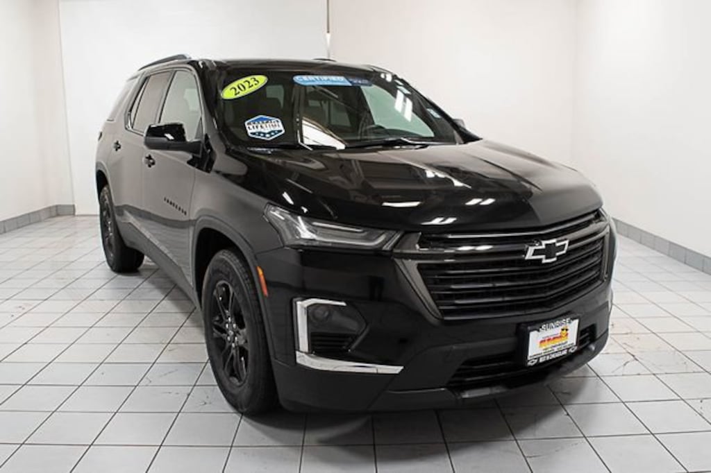 Used 2023 Chevrolet Traverse LS SUV