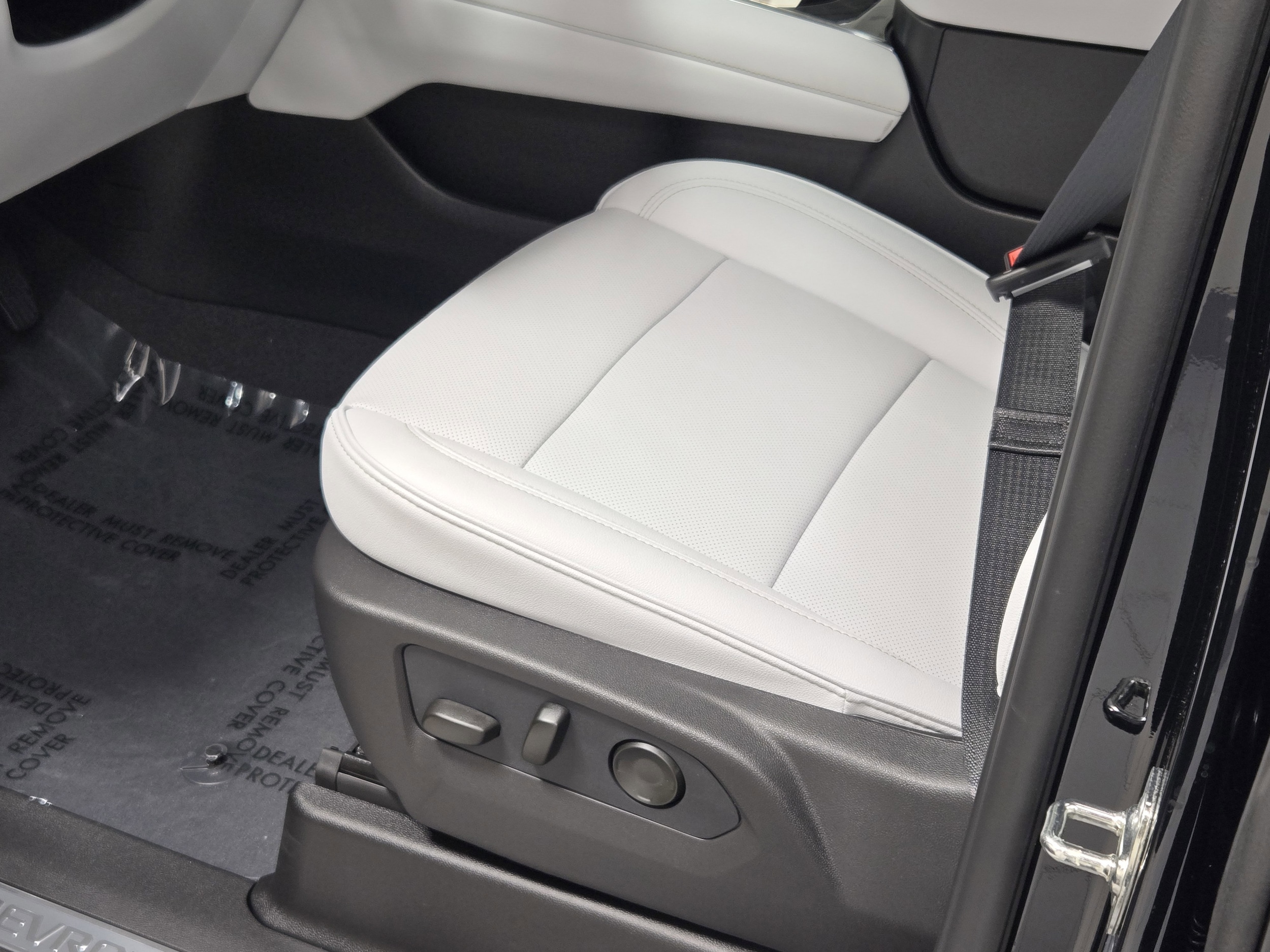 2026 Chevrolet Suburban Premier - Photo 25