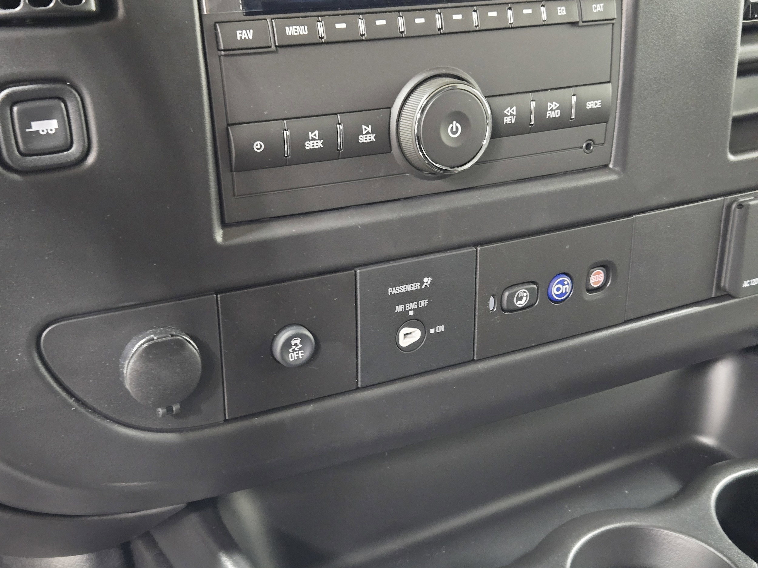 2025 Chevrolet Express Cargo Work Van - Photo 15