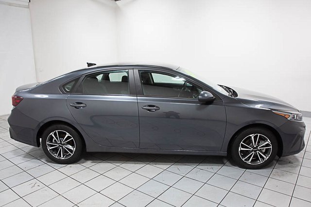 2024 Kia Forte LXS photo 4