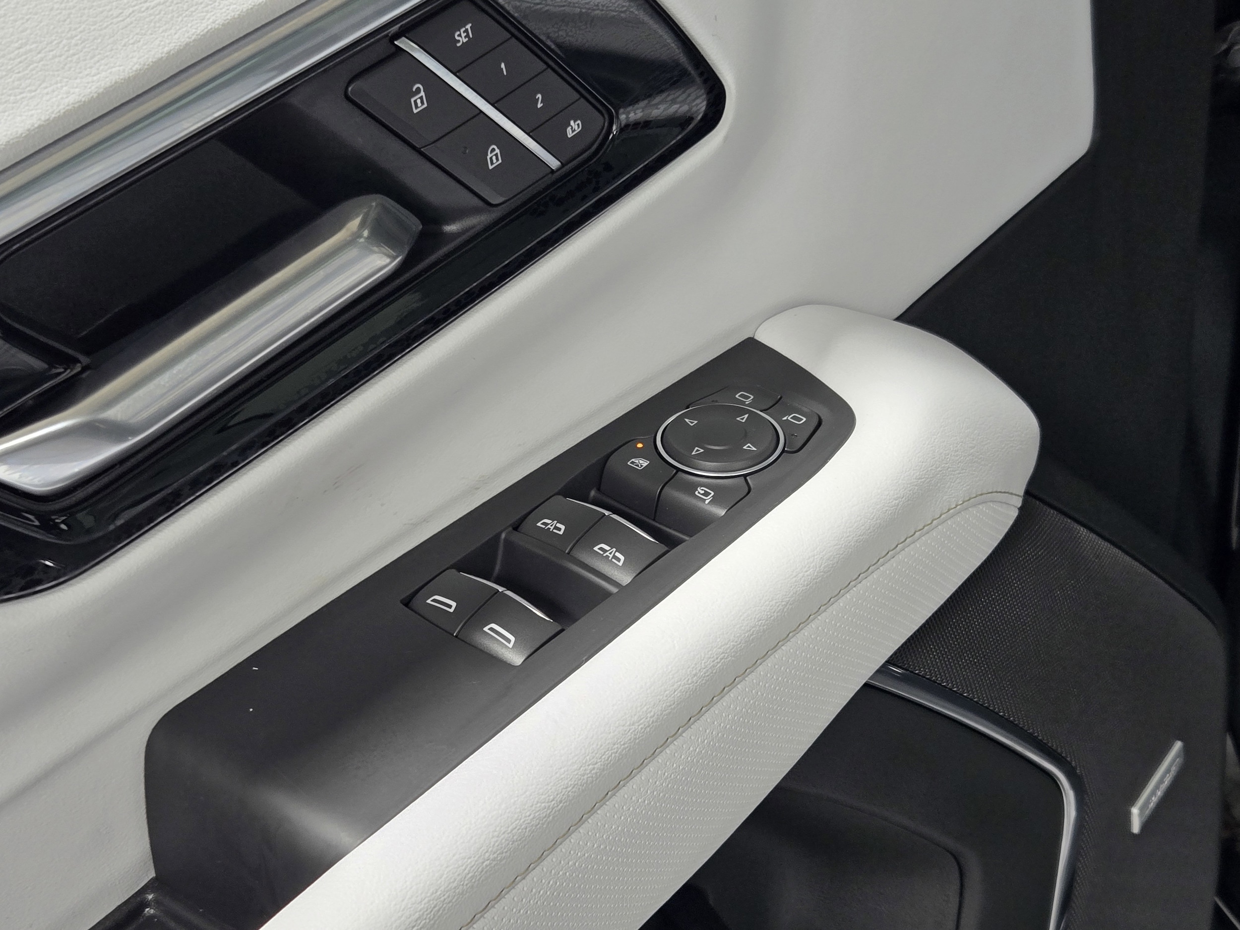 2026 Chevrolet Suburban Premier - Photo 23