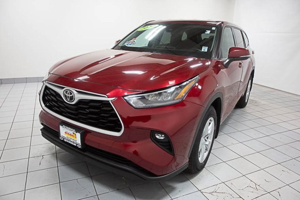 Used 2020 Toyota Highlander LE SUV