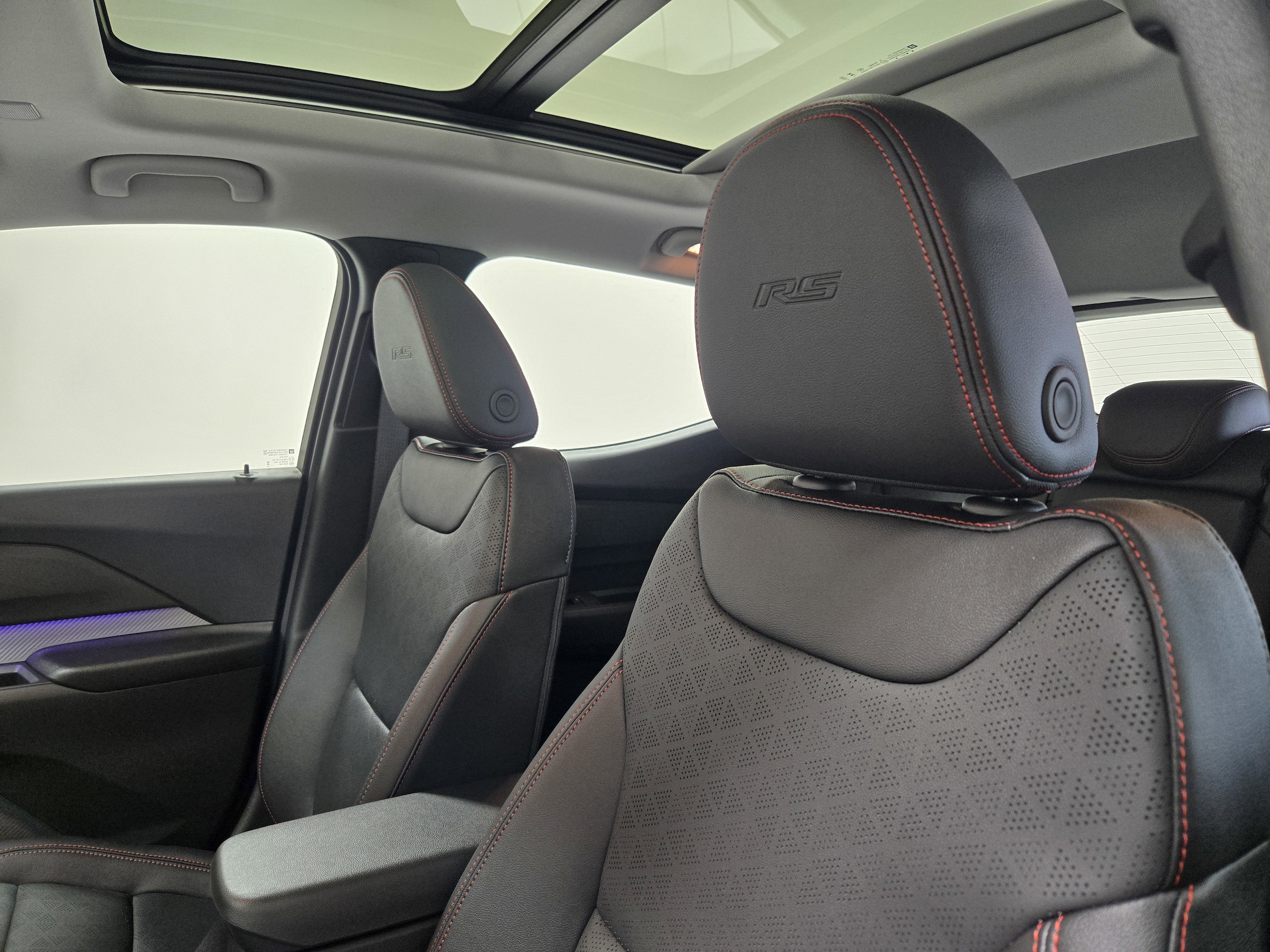 2027 Chevrolet Bolt RS - Photo 24