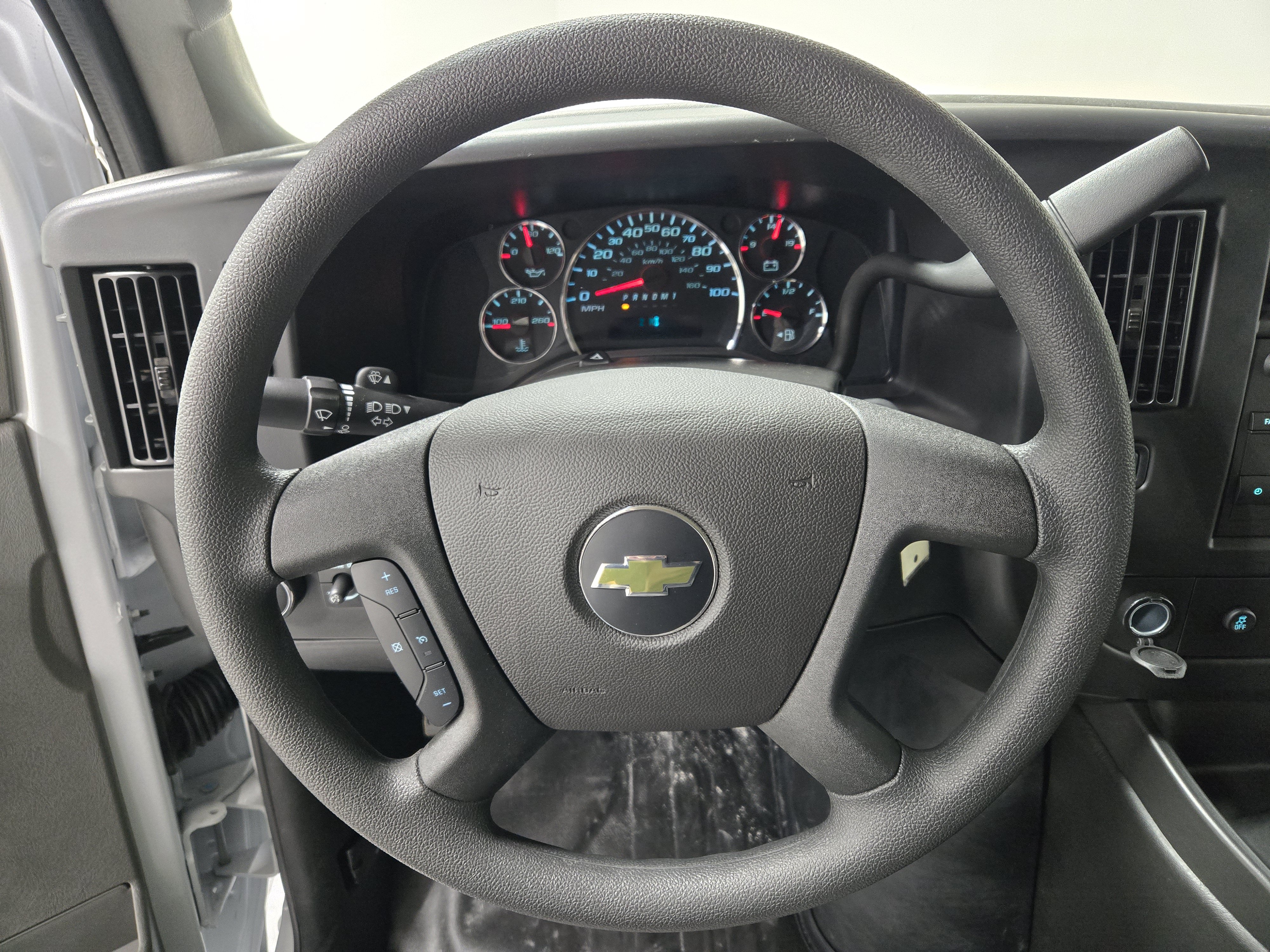 2025 Chevrolet Express Cargo Work Van - Photo 21