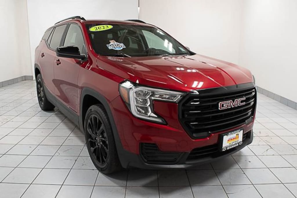 Used 2023 GMC Terrain SLE SUV