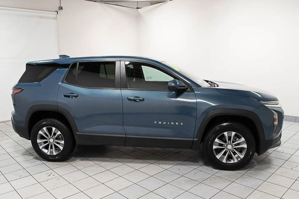 Used 2025 Chevrolet Equinox LT SUV