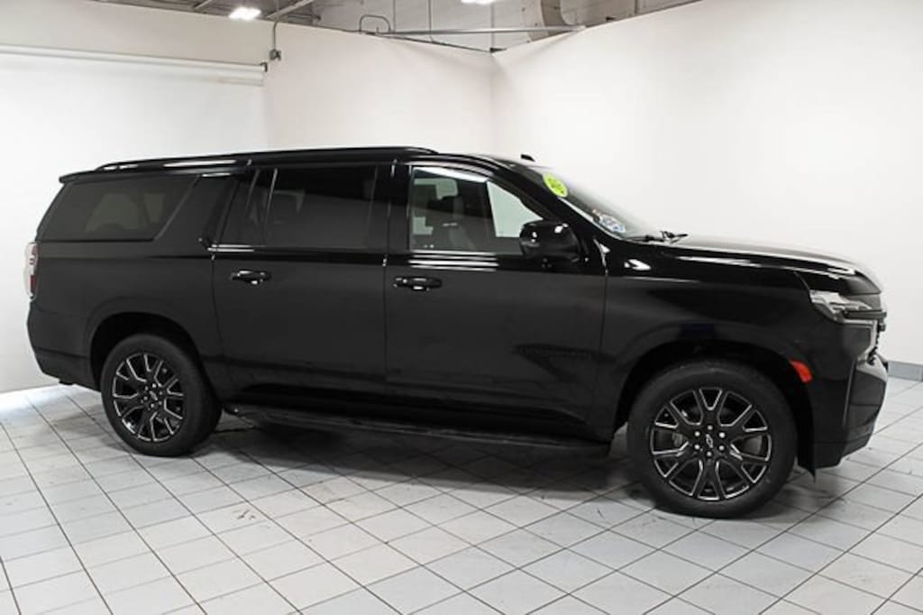 Used 2023 Chevrolet Suburban RST SUV