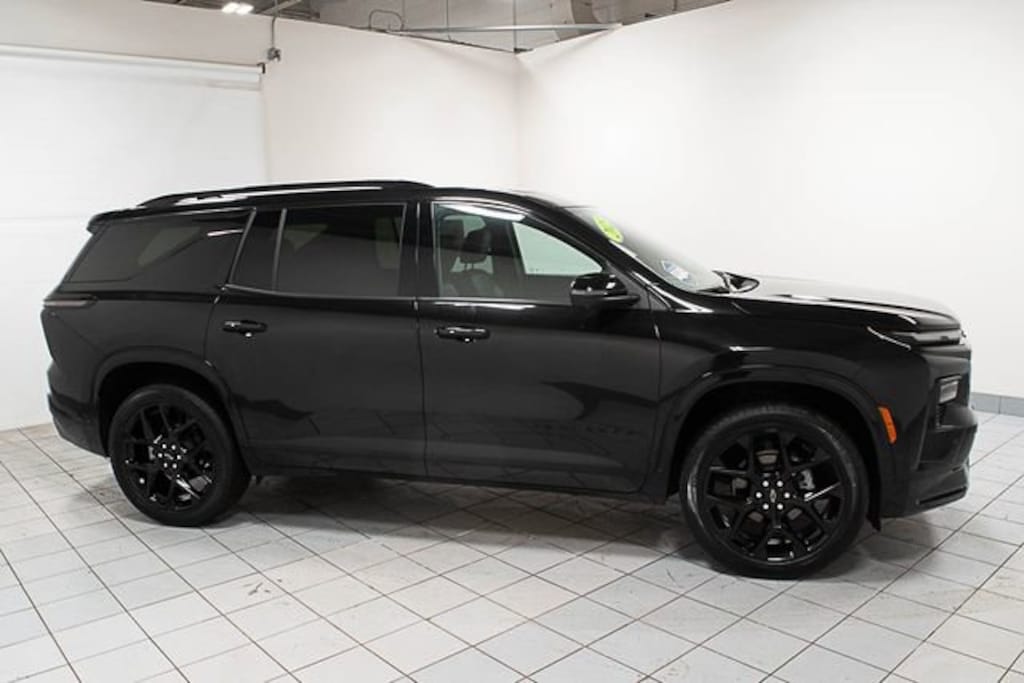 Certified 2025 Chevrolet Traverse RS SUV