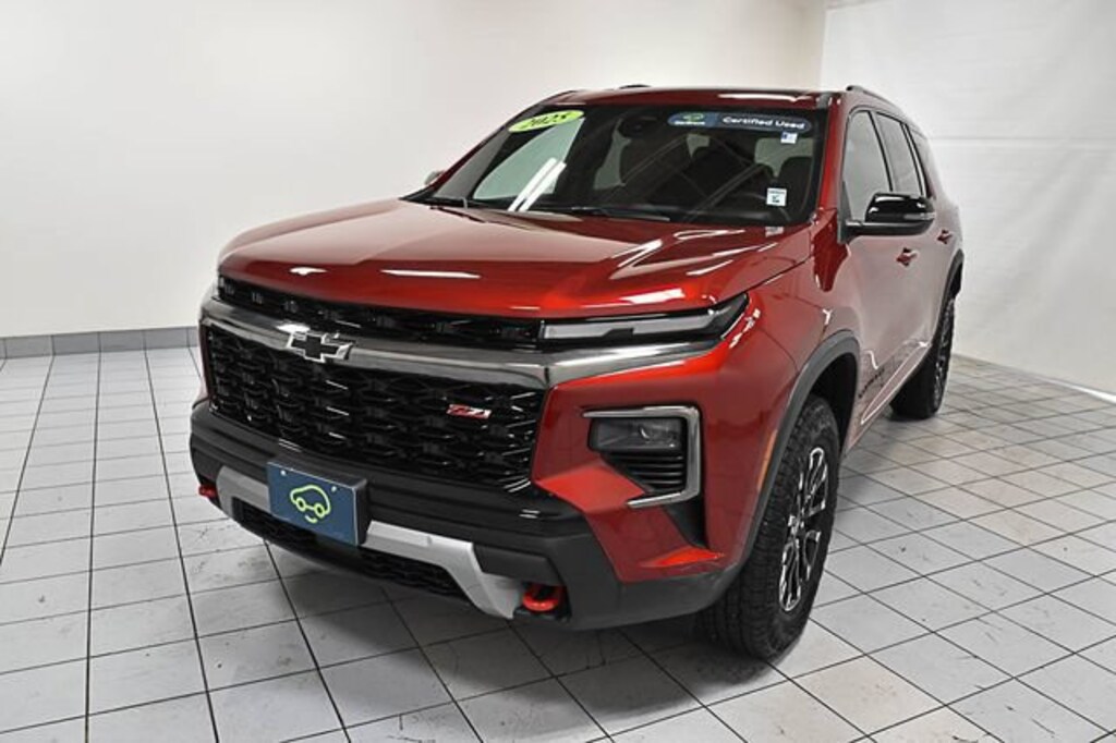 Used 2025 Chevrolet Traverse Z71 SUV