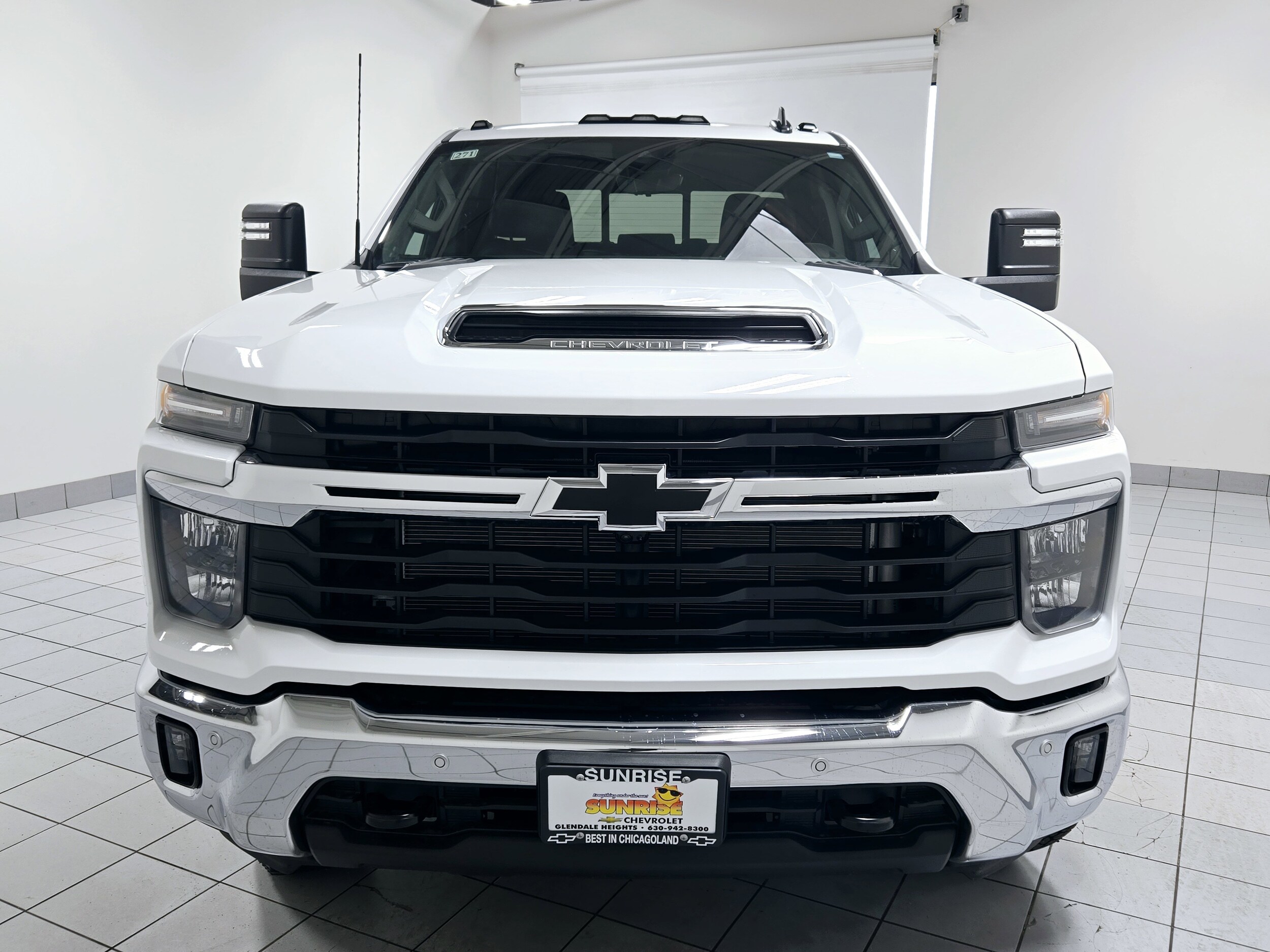 2025 Chevrolet Silverado 2500HD LT photo 2