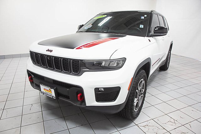 2022 Jeep Grand Cherokee Trailhawk photo 3