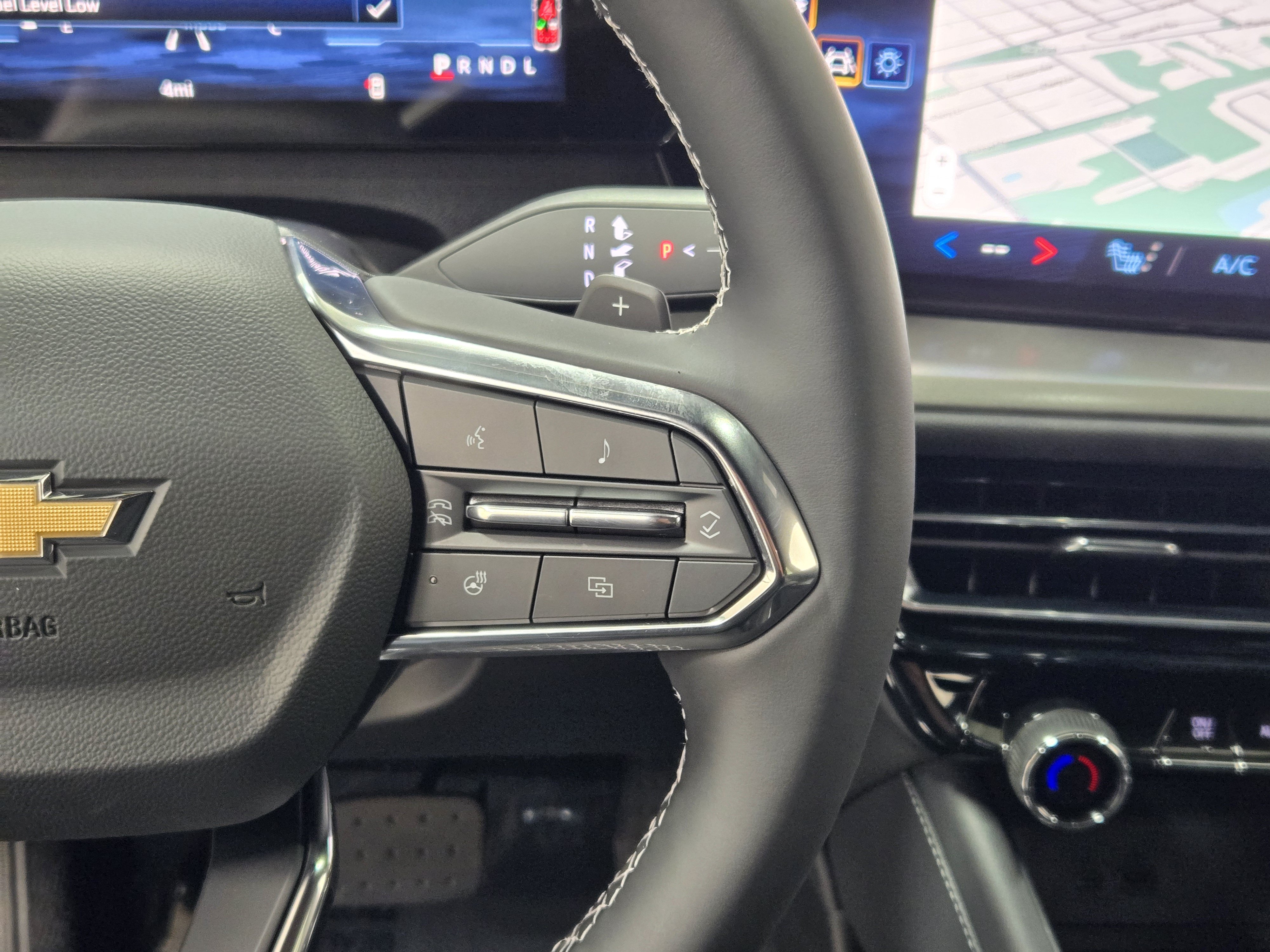2027 Chevrolet Traverse LT - Photo 29