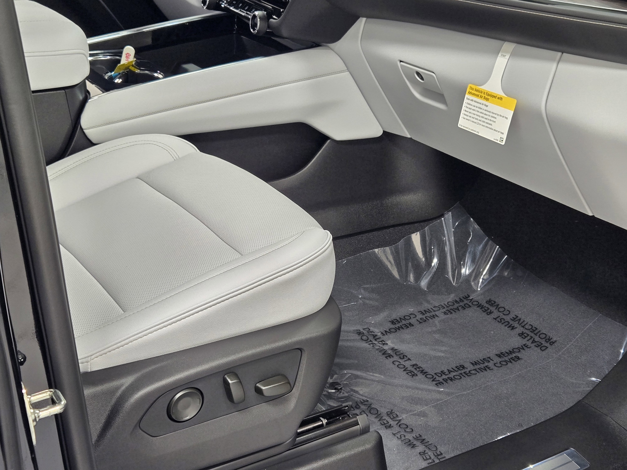 2026 Chevrolet Suburban Premier - Photo 6
