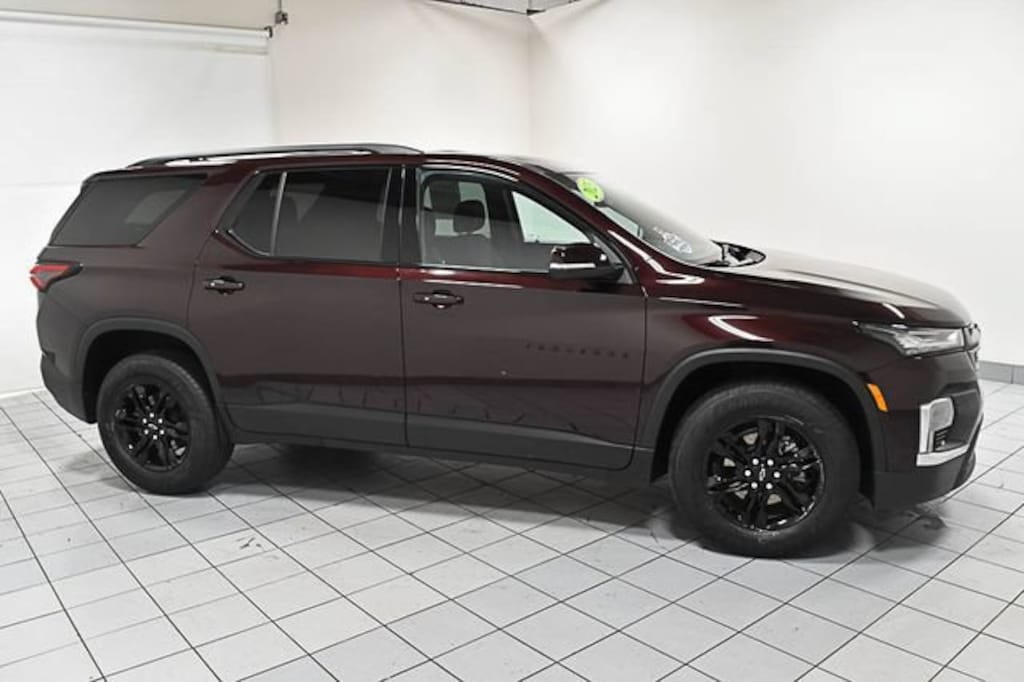 Used 2023 Chevrolet Traverse LT Cloth SUV
