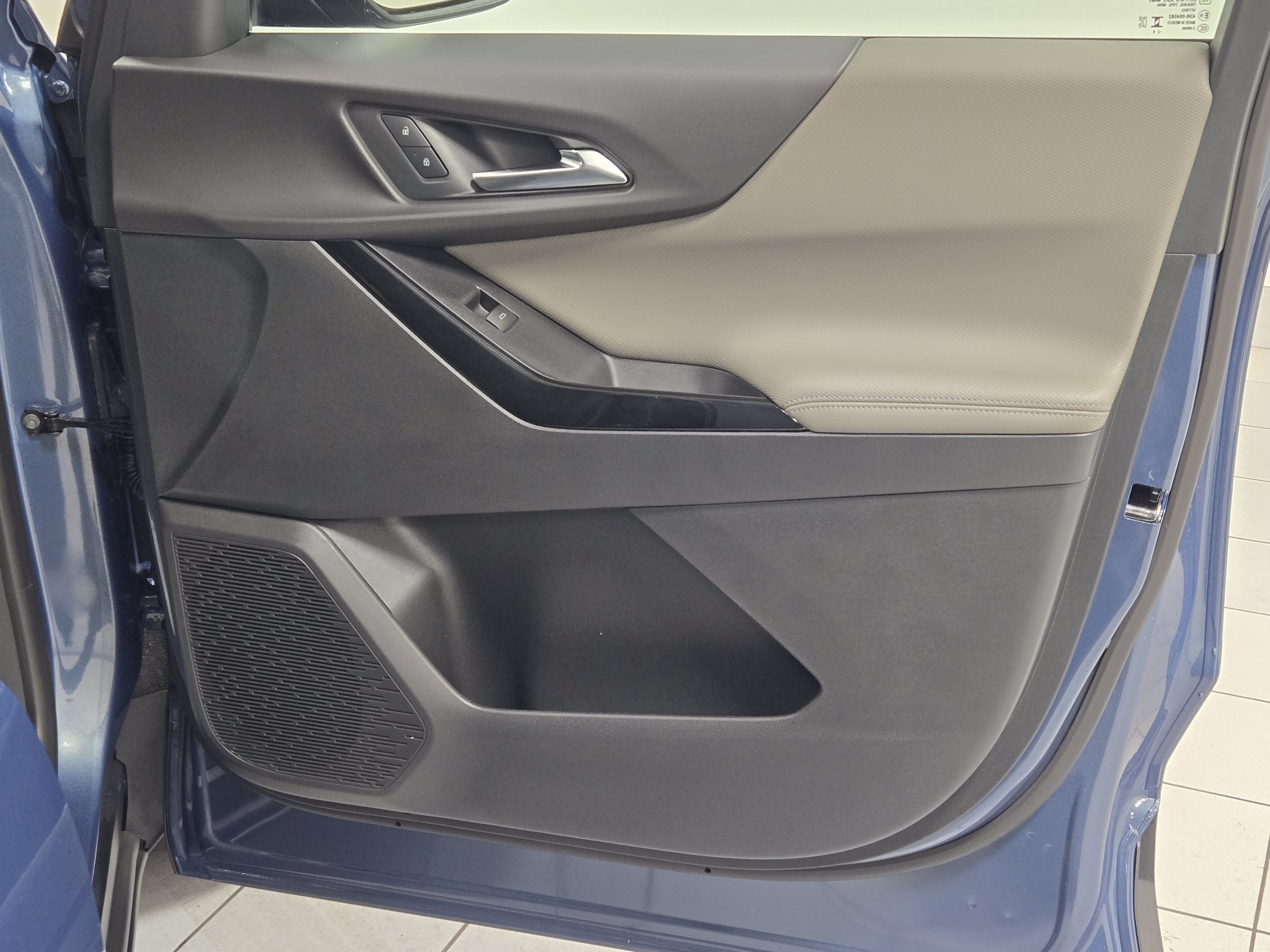 2027 Chevrolet Equinox LT - Photo 5