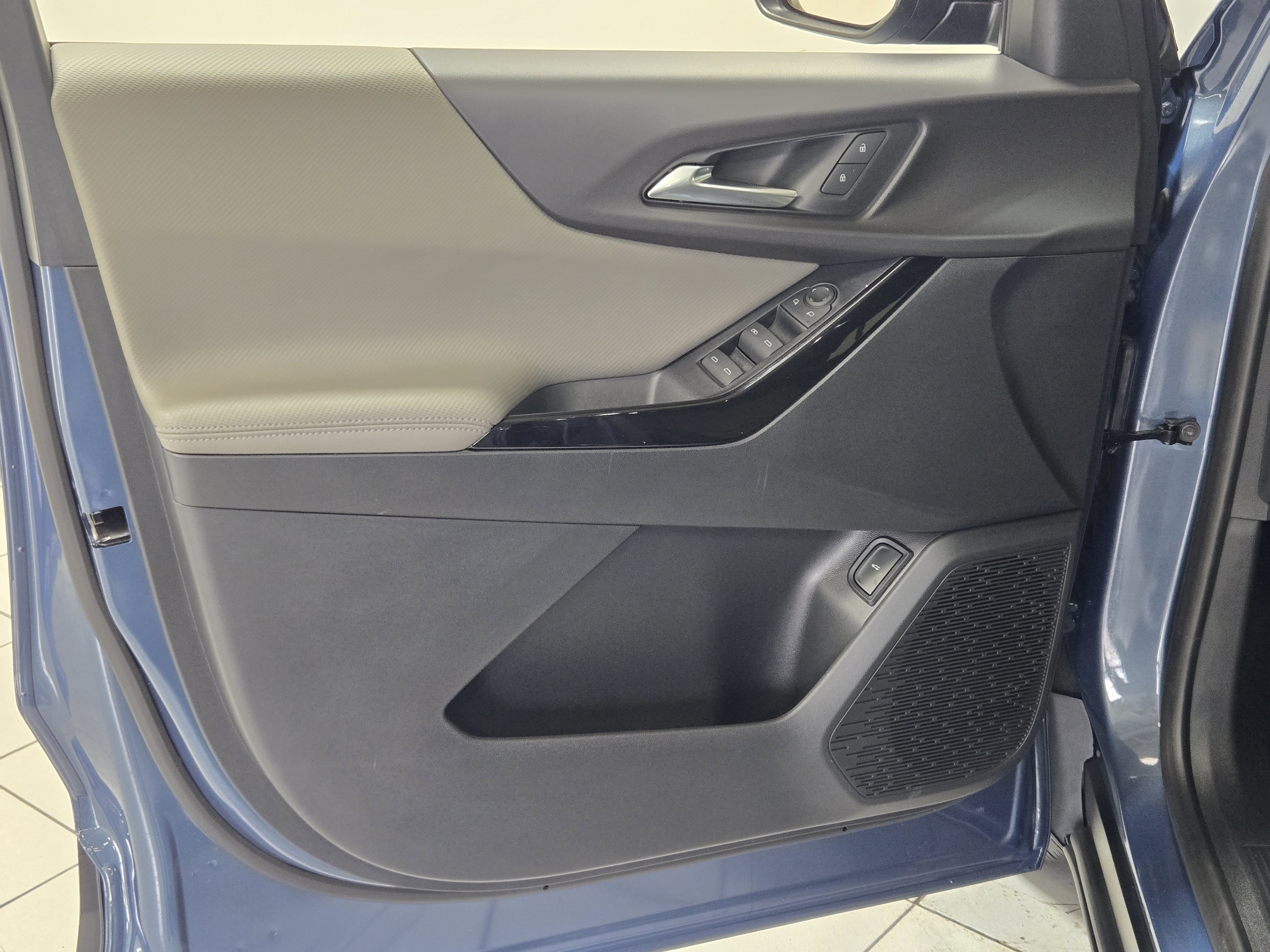 2027 Chevrolet Equinox LT - Photo 19