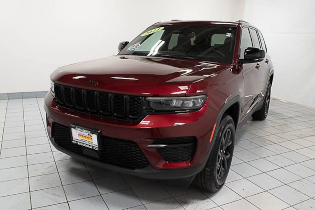 Used 2024 Jeep Grand Cherokee Altitude X 4x4 SUV