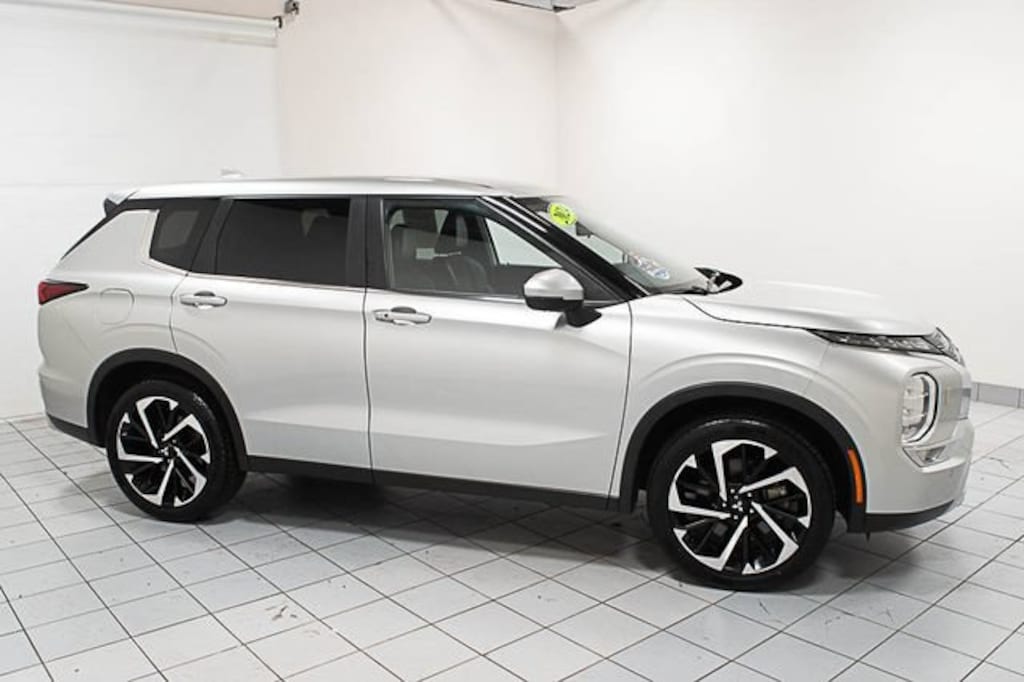 Used 2024 Mitsubishi Outlander SE SUV