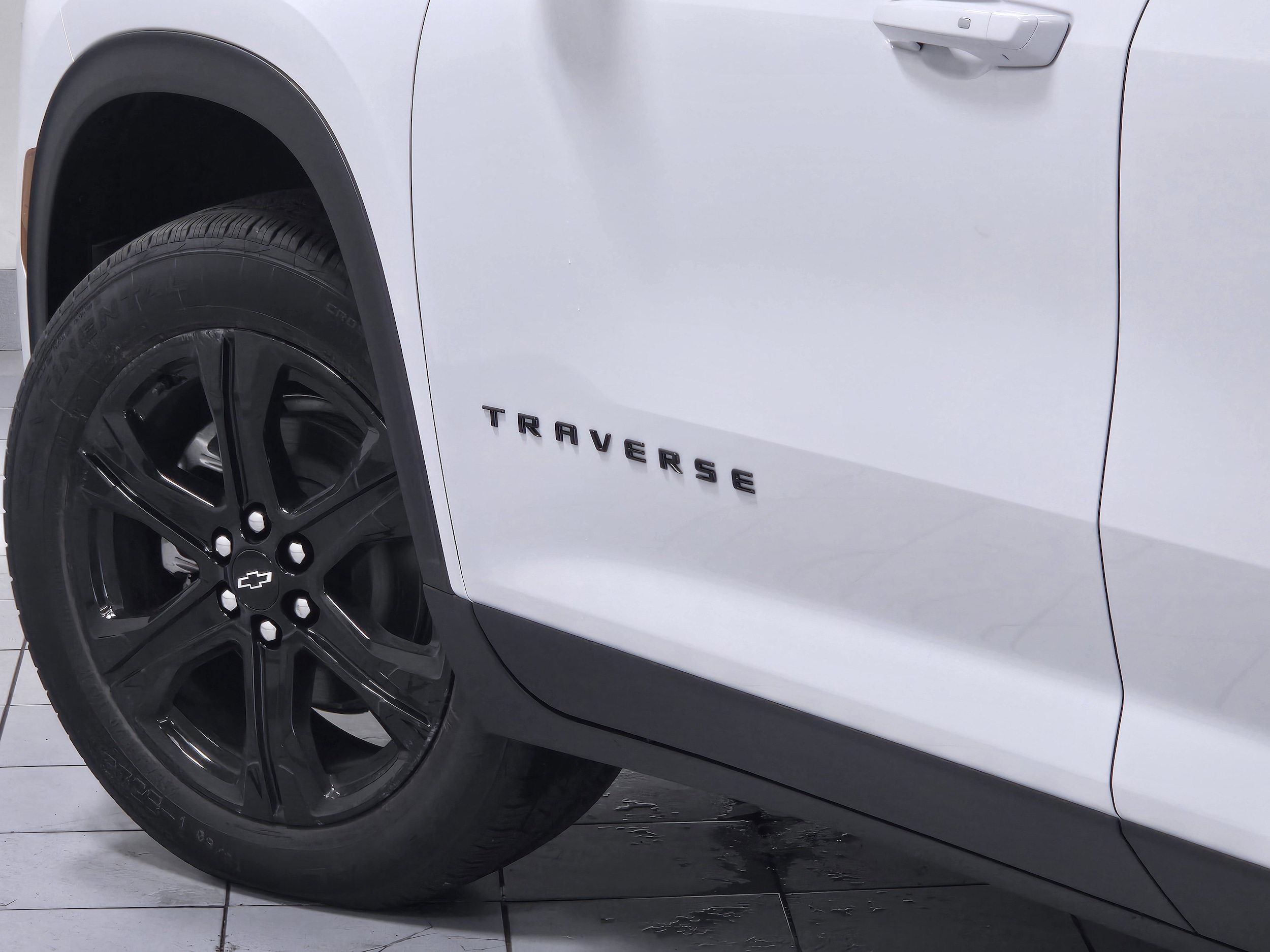 2027 Chevrolet Traverse LT - Photo 17