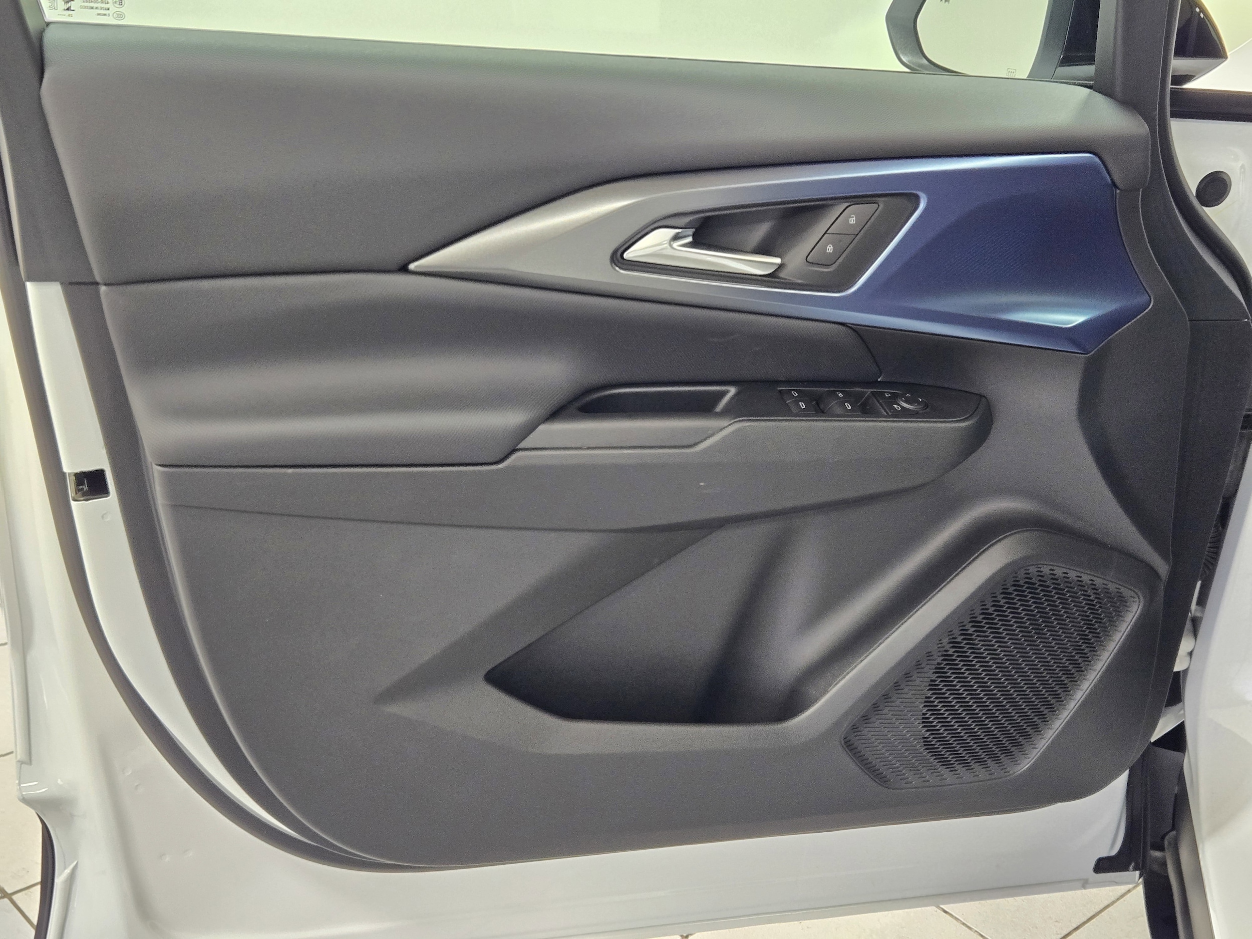 2026 Chevrolet Equinox EV 2LT - Photo 18