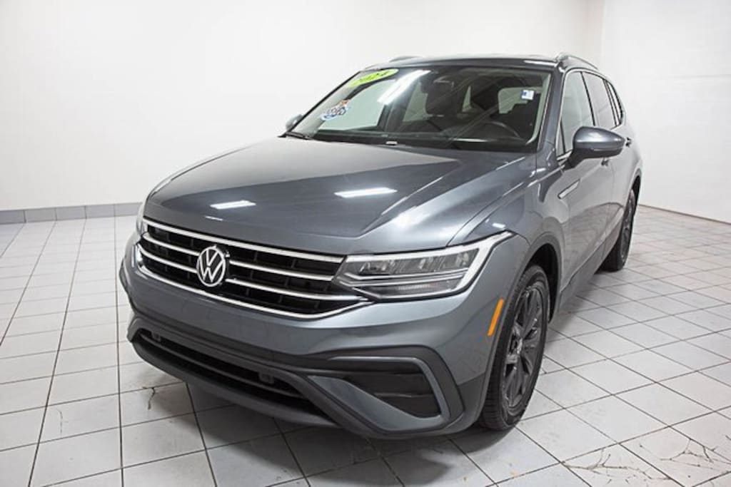 Used 2024 Volkswagen Tiguan SE SUV
