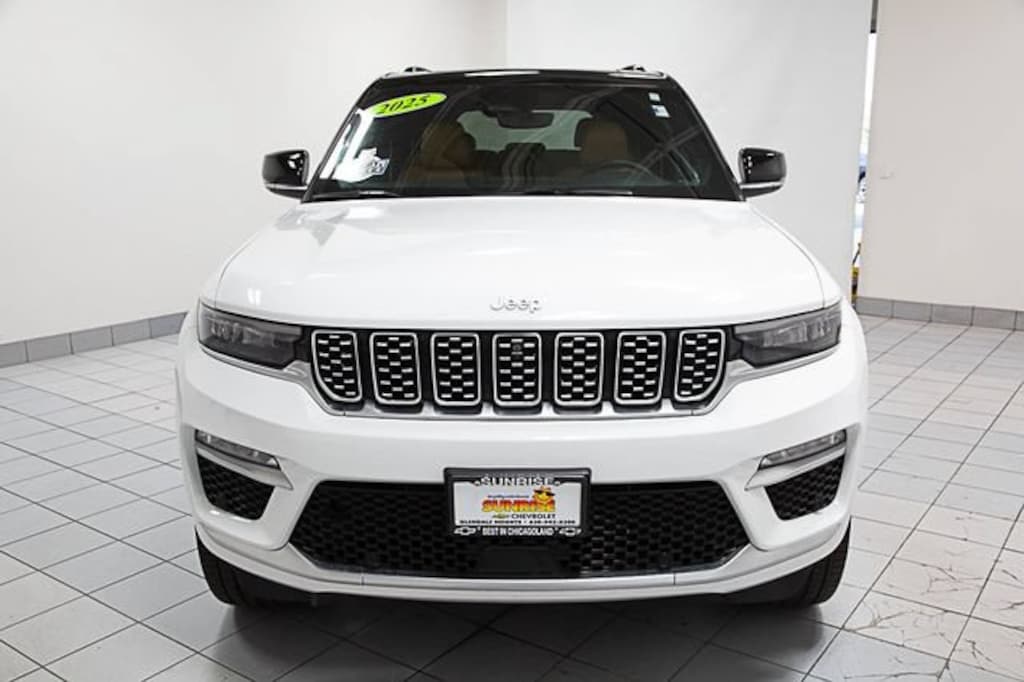 Used 2025 Jeep Grand Cherokee Summit Reserve 4x4 SUV