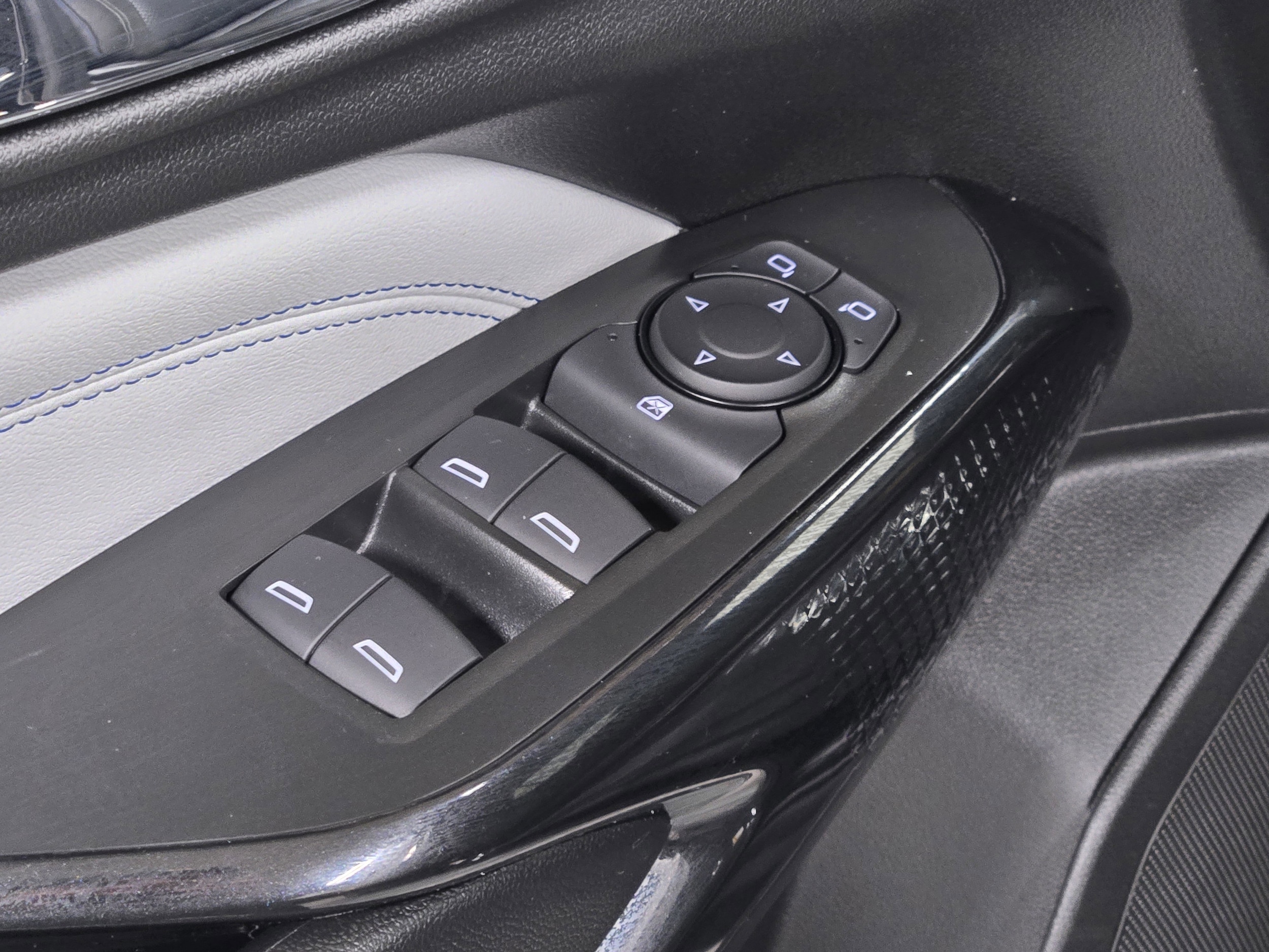 2026 Chevrolet Trax LT - Photo 18