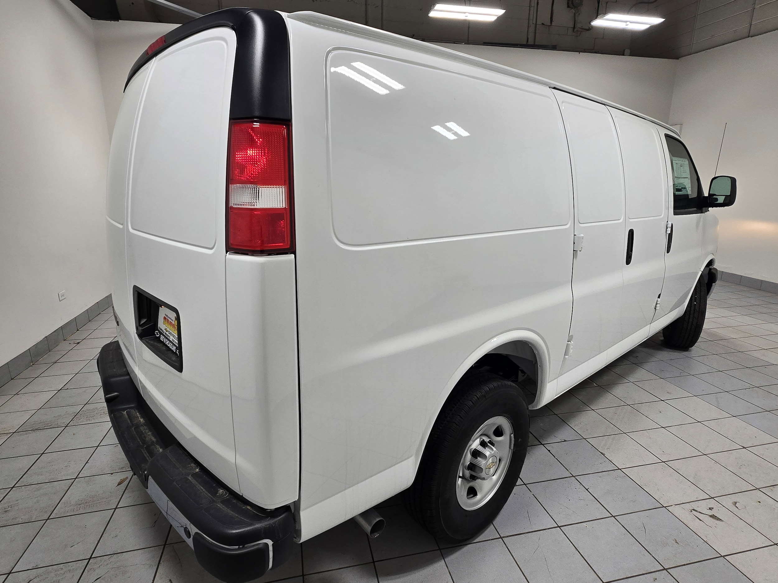 2025 Chevrolet Express Cargo Work Van - Photo 8
