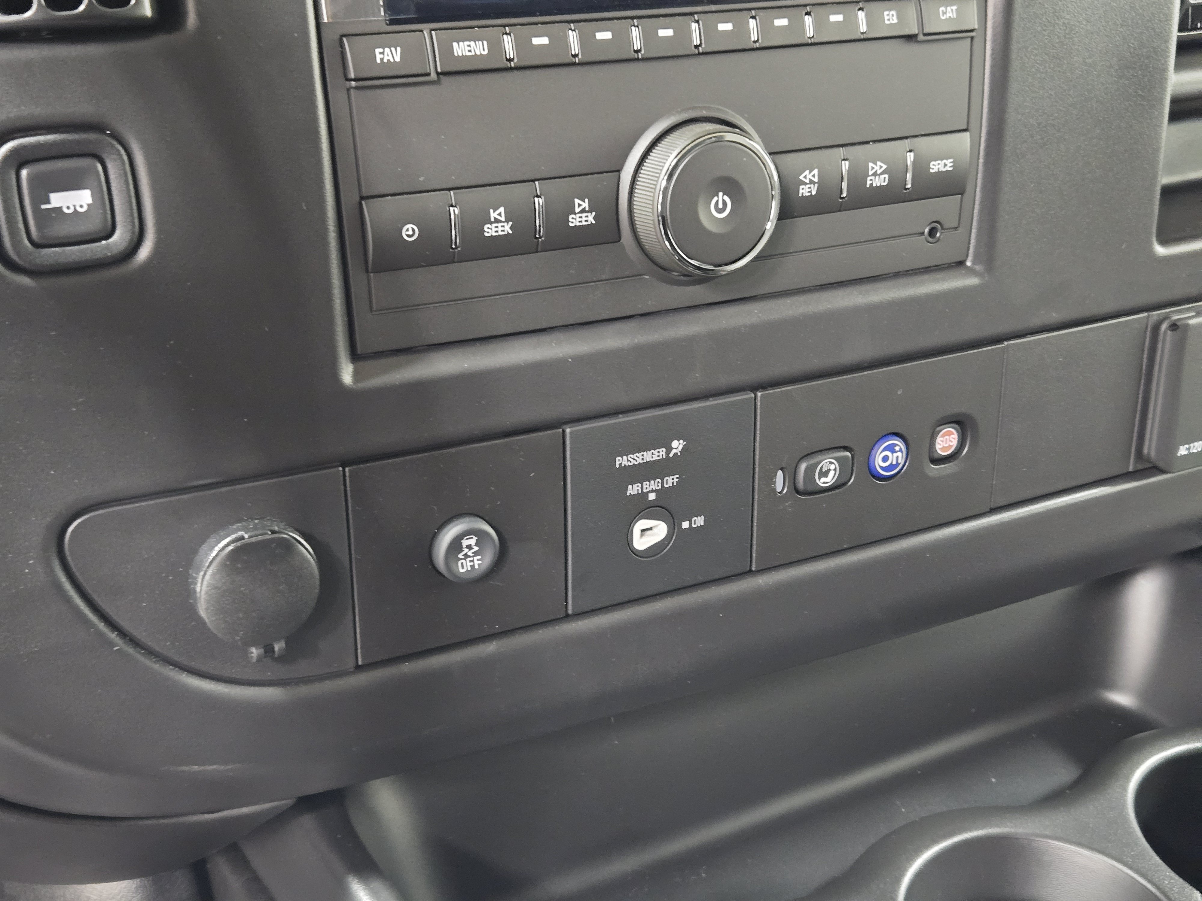 2025 Chevrolet Express Cargo Work Van - Photo 15