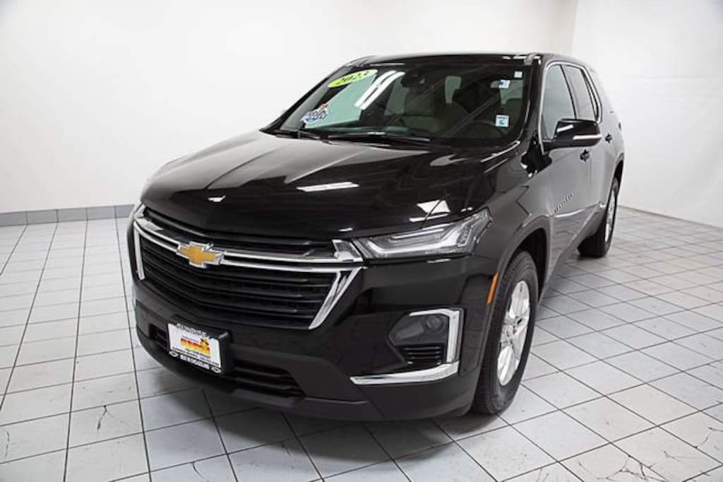 Used 2023 Chevrolet Traverse LS SUV