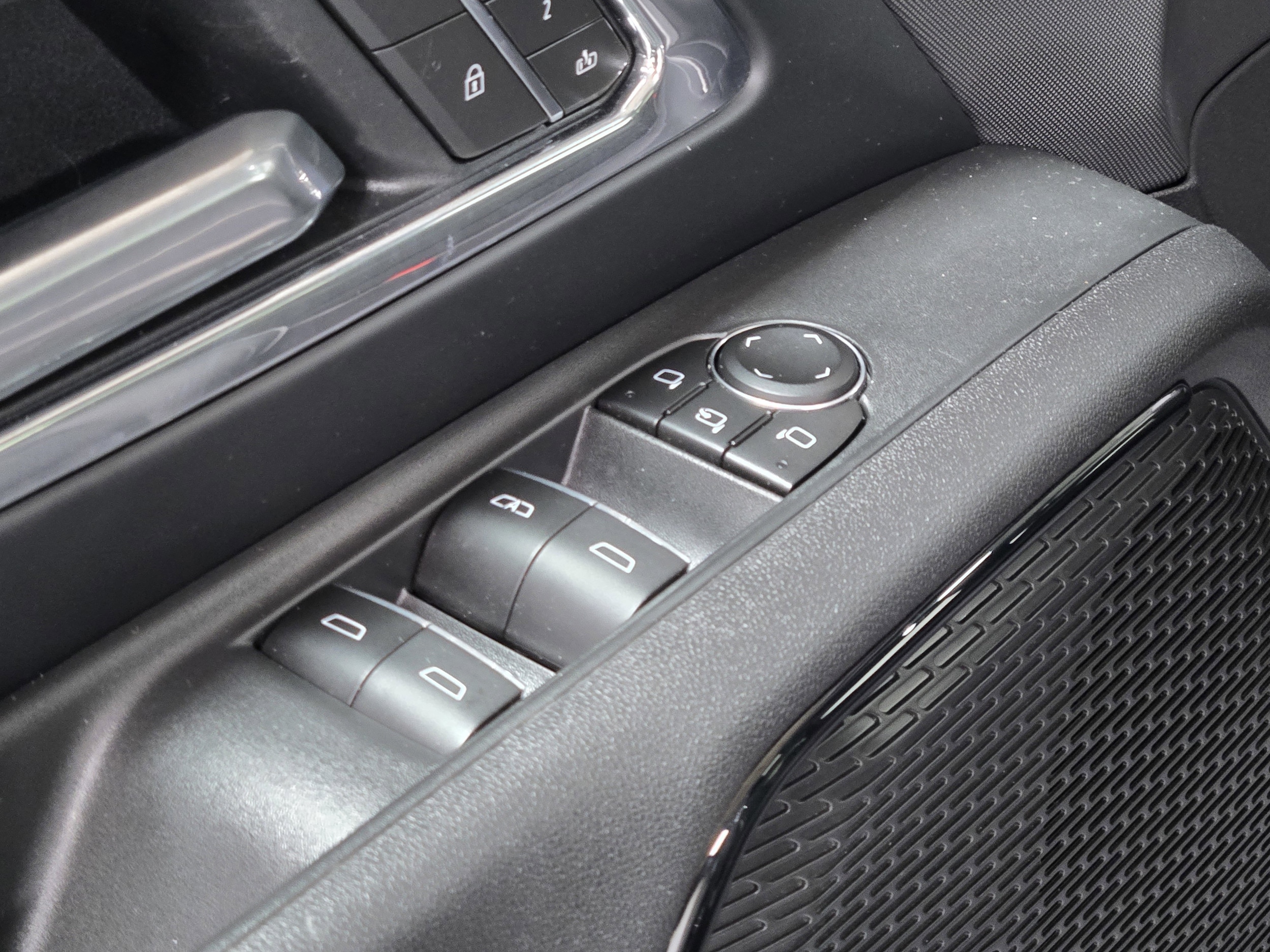 2026 Chevrolet Silverado EV LT - Photo 18