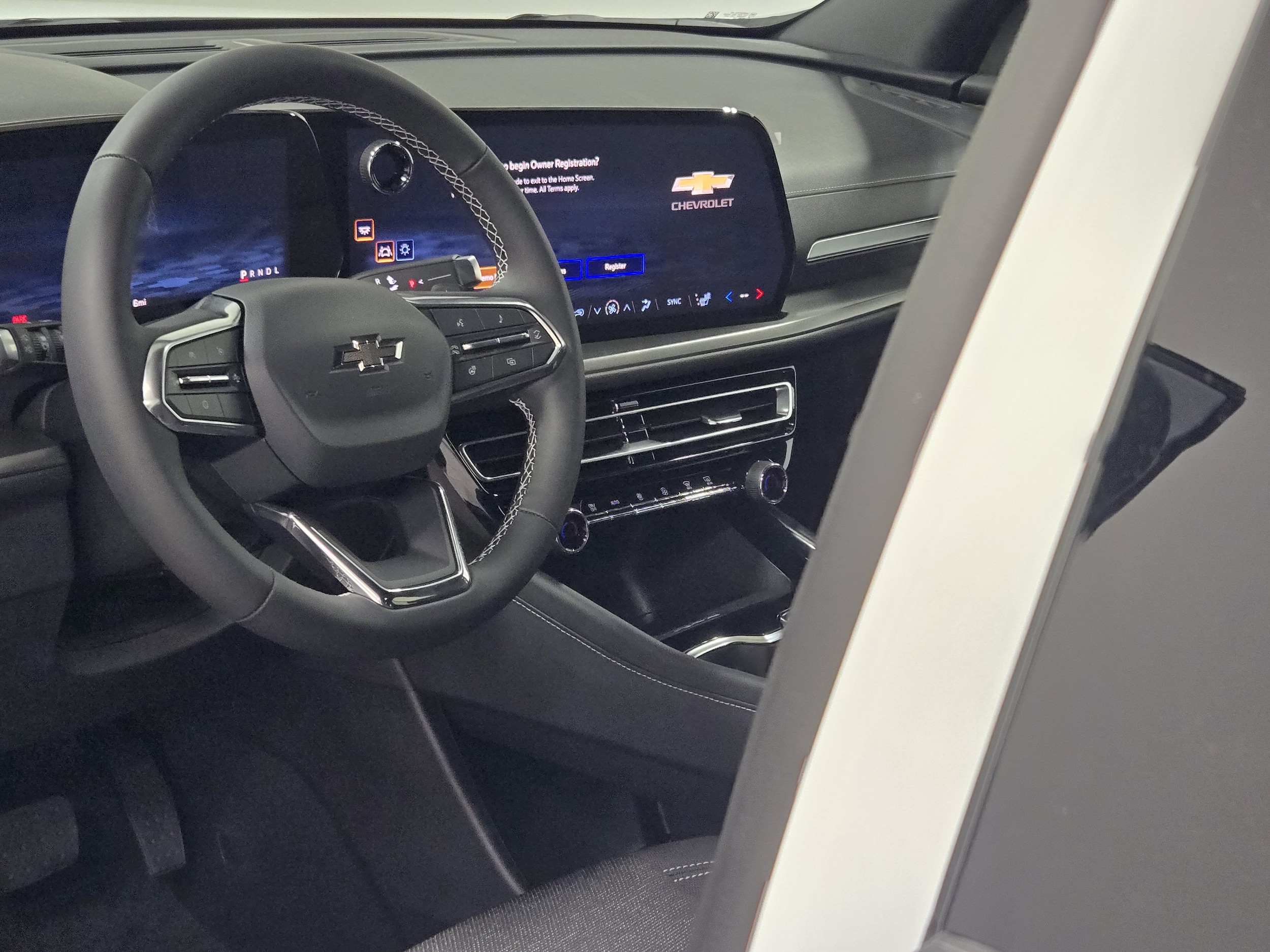 2027 Chevrolet Traverse LT - Photo 25