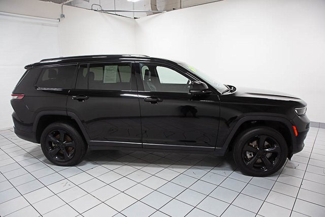 2023 Jeep Grand Cherokee Altitude photo 3