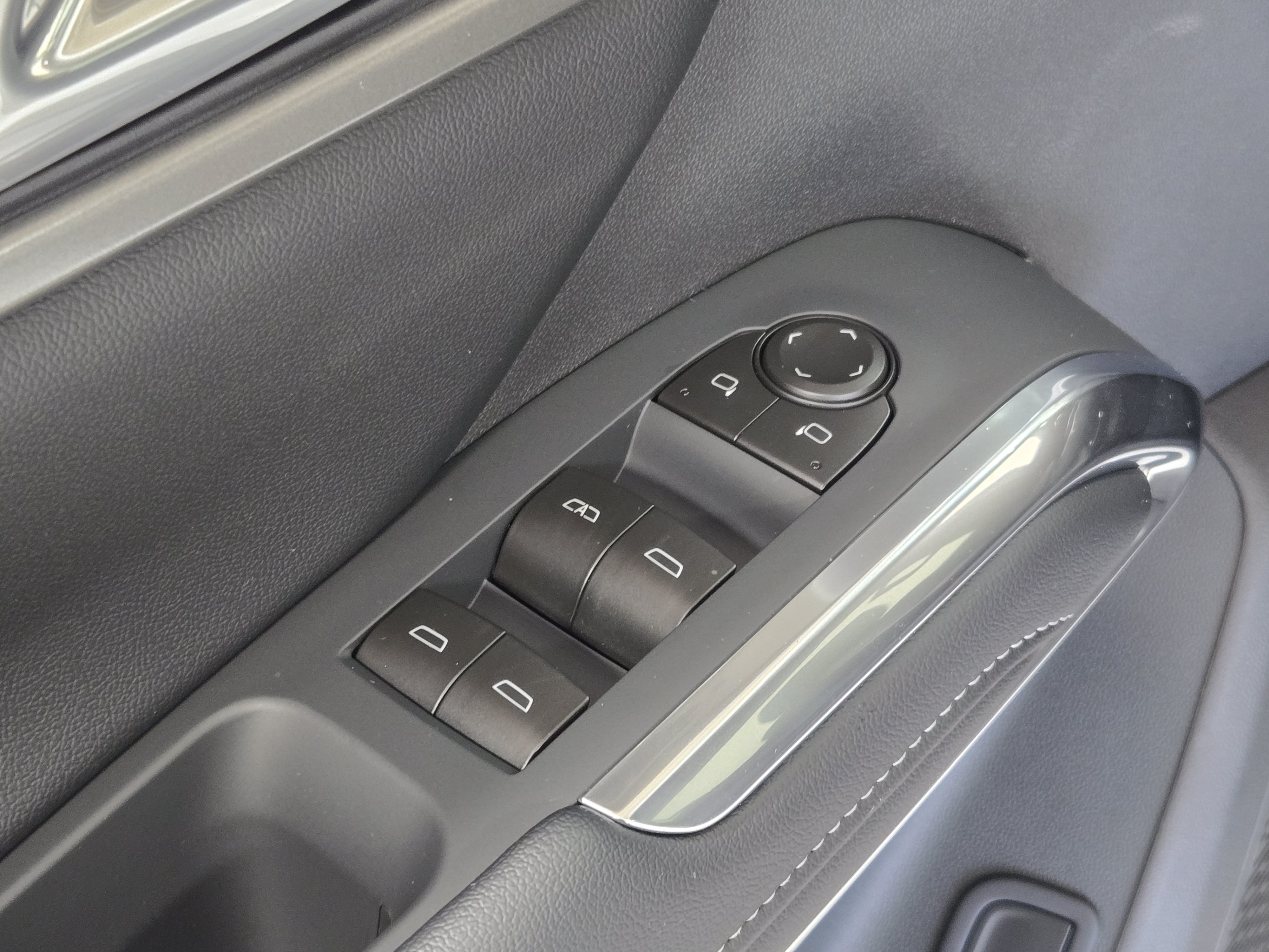 2027 Chevrolet Traverse LT - Photo 21