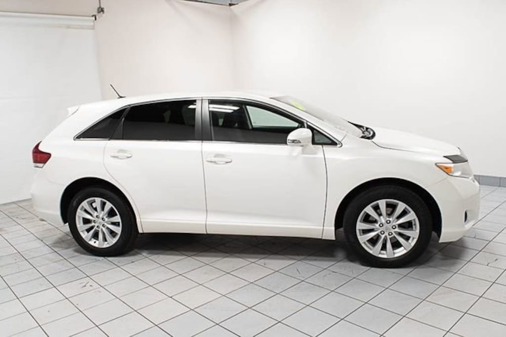 Used 2013 Toyota Venza LE Crossover
